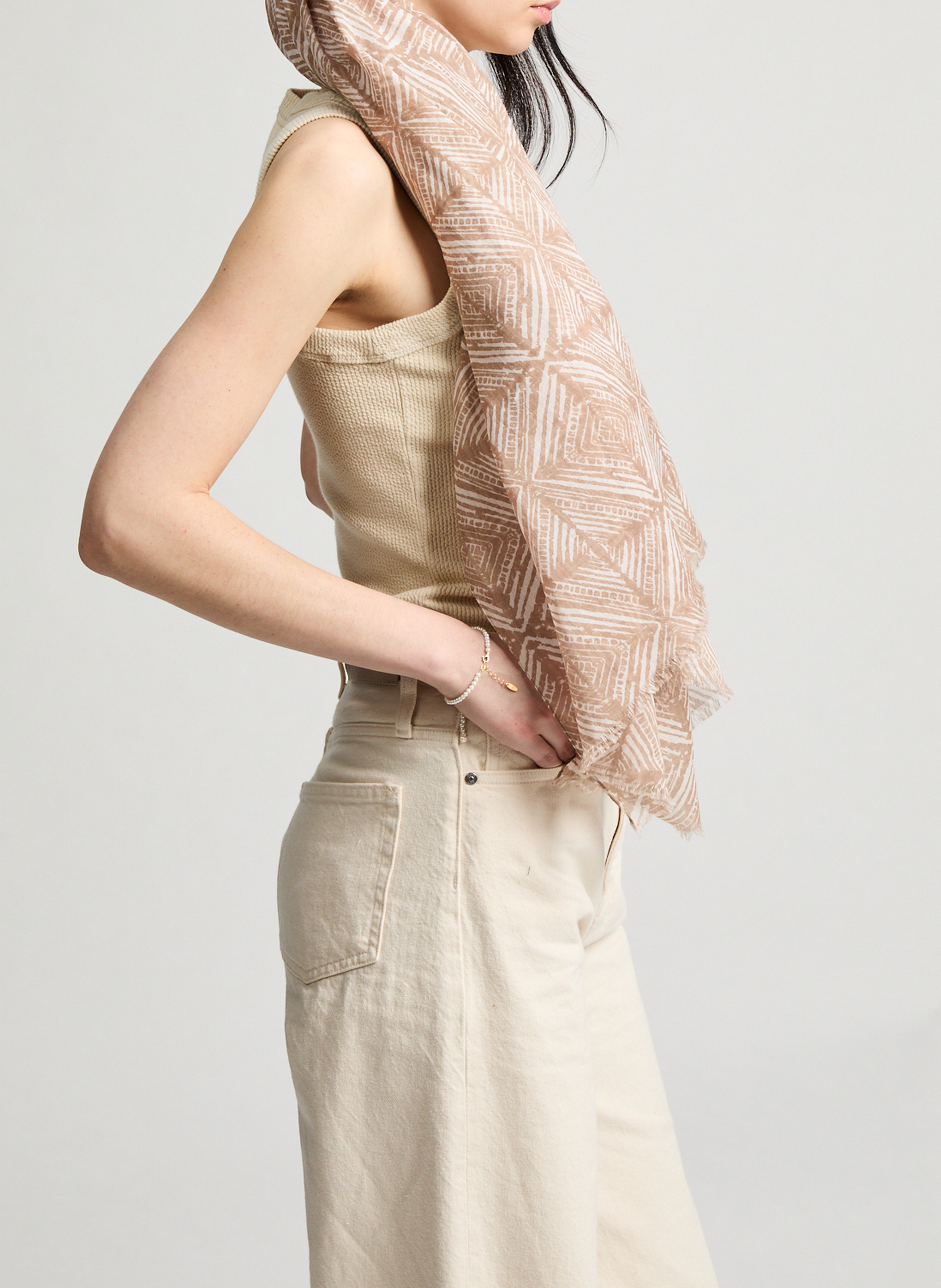 Printed stole AU PRINTEMPS PARIS Brown