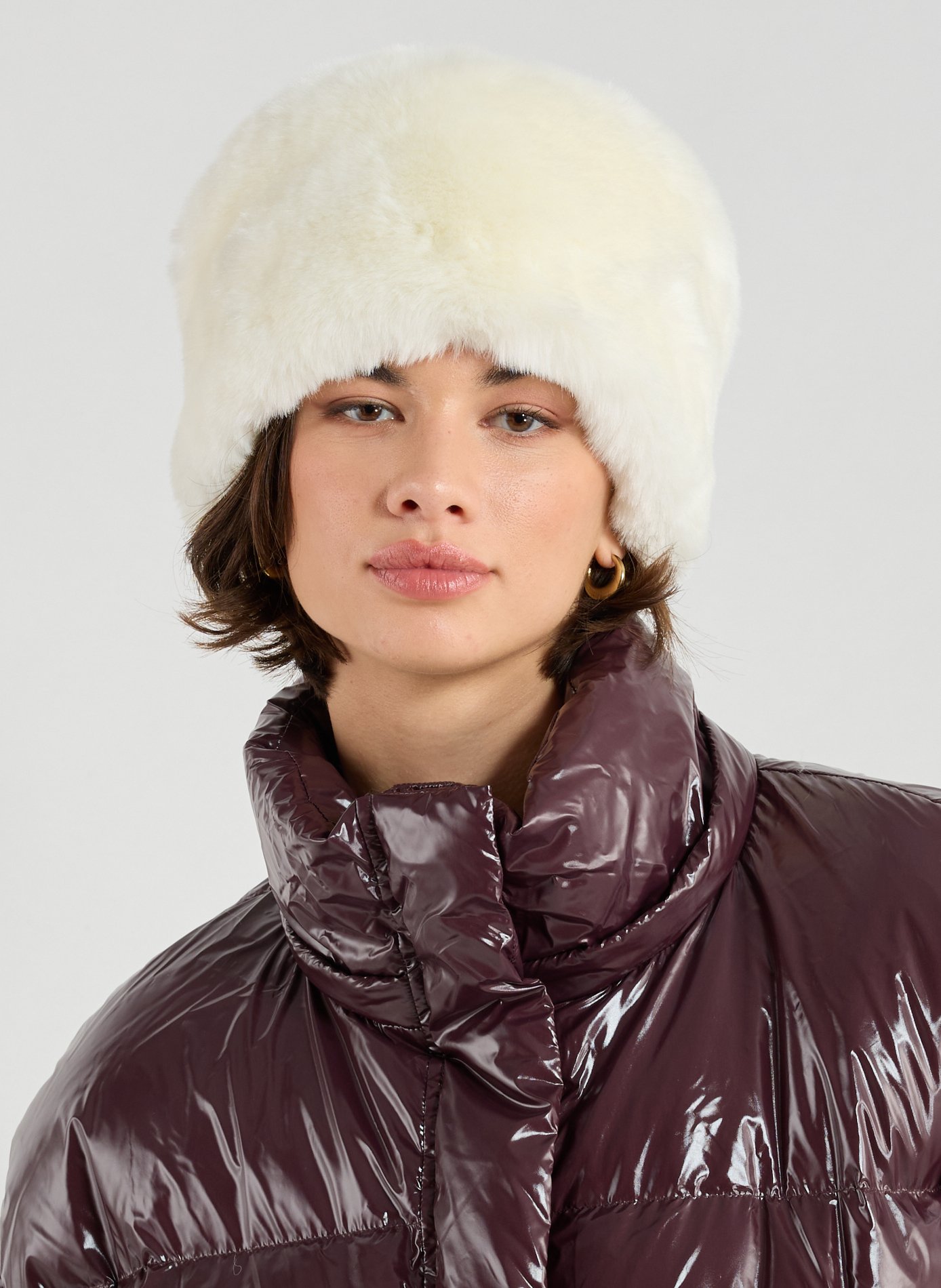 Faux fur hat AU PRINTEMPS PARIS White