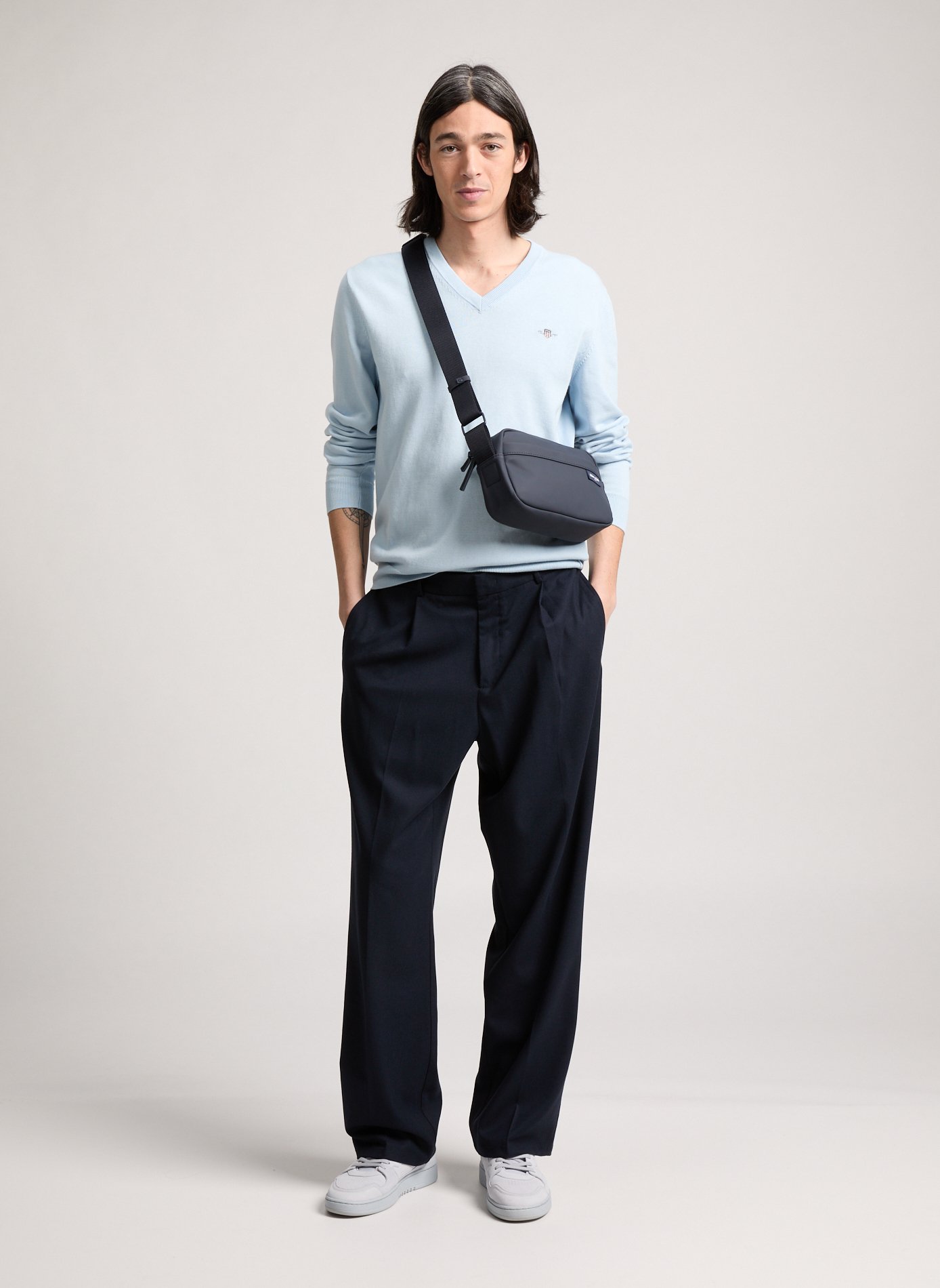 Pull GANT En Coton Taille XL - Couleur Bleu/rouge, Occasion Très Bon état, Parfait Pour Look Décontracté