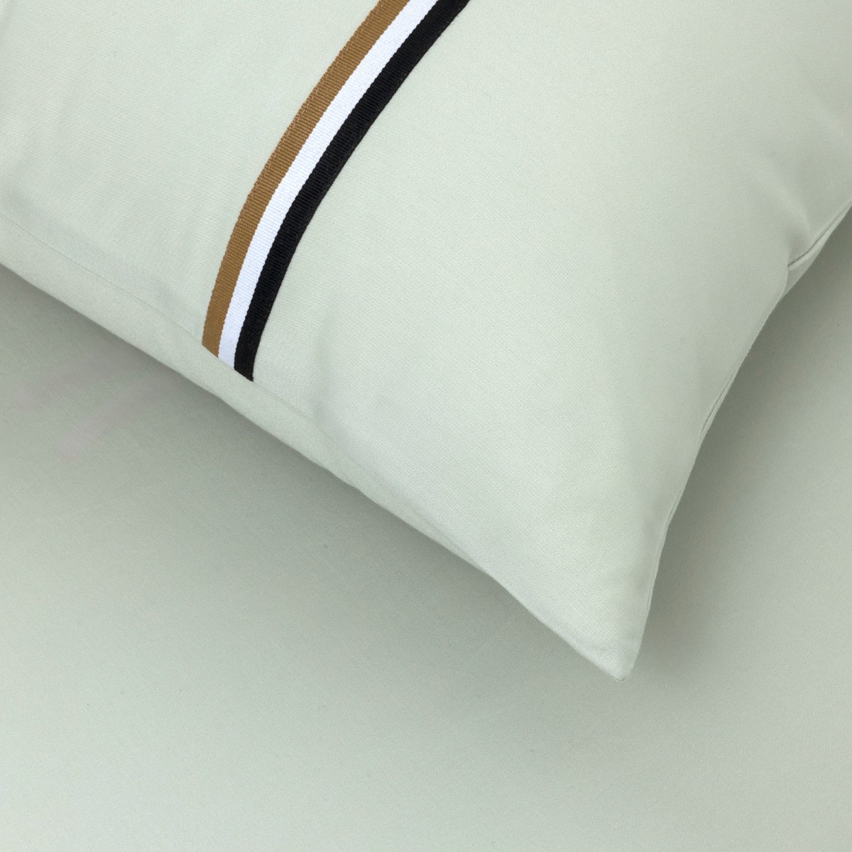 Taie d'oreiller en satin de coton, b linea BOSS HOME Vert