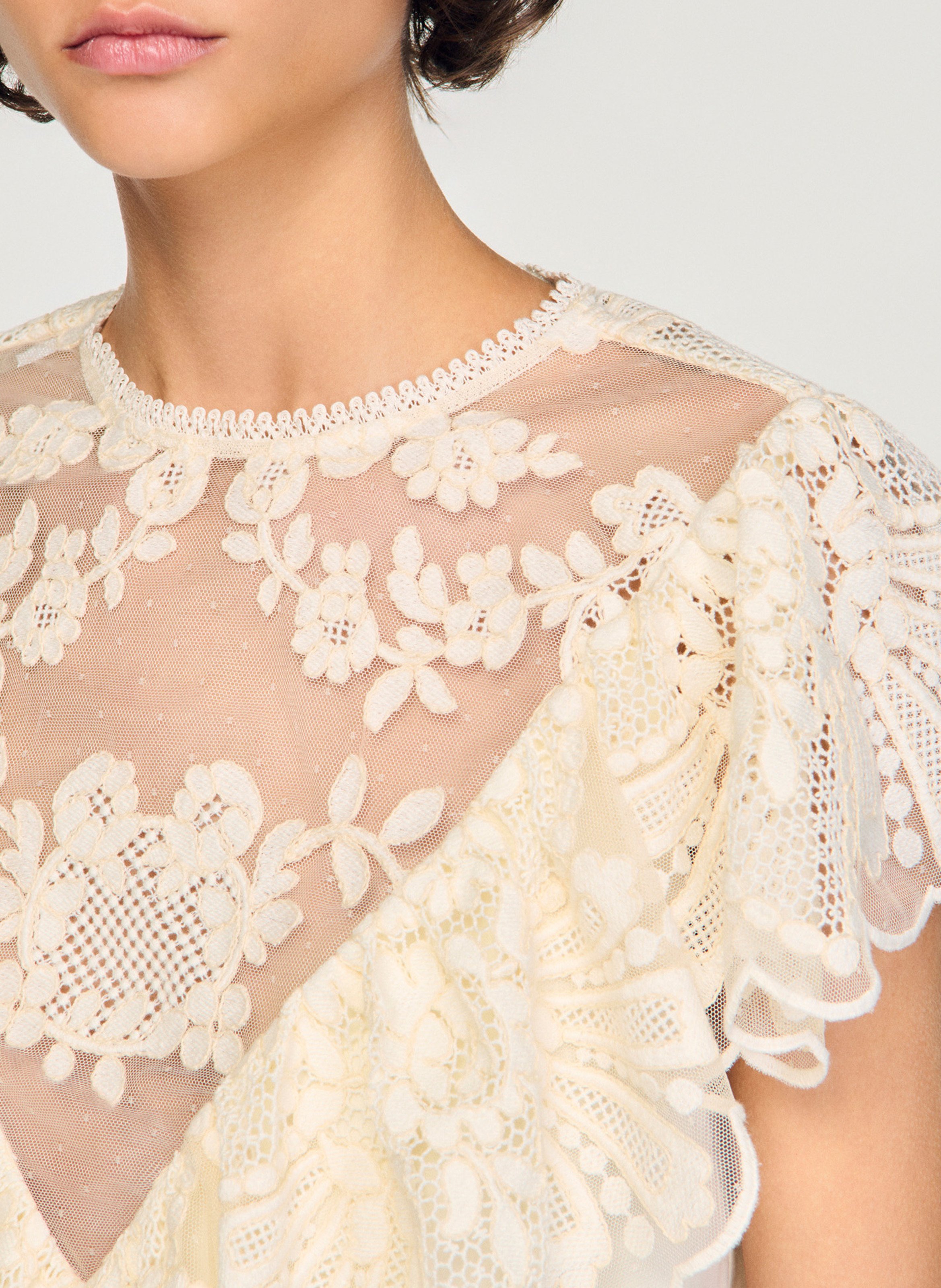 Top manches courtes en dentelle florale SANDRO Beige