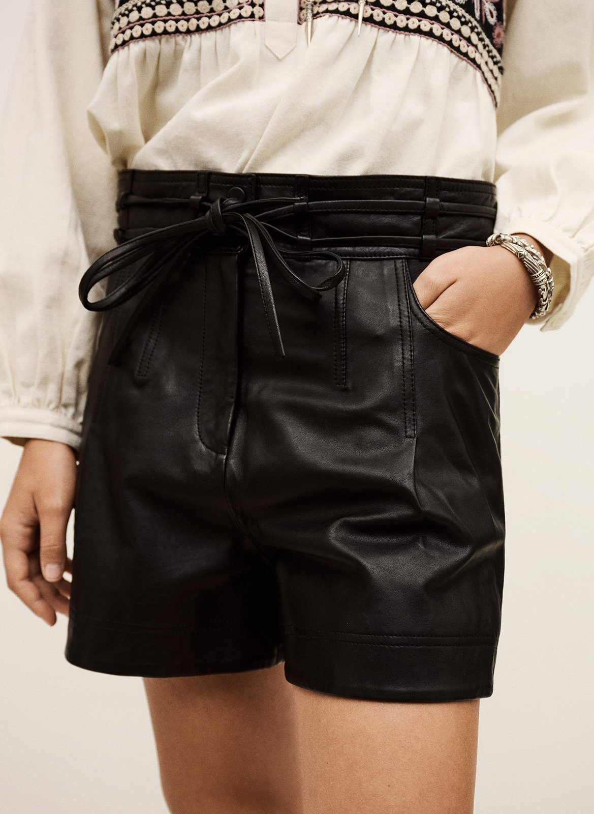 Short droit en cuir ayra BA&SH Noir