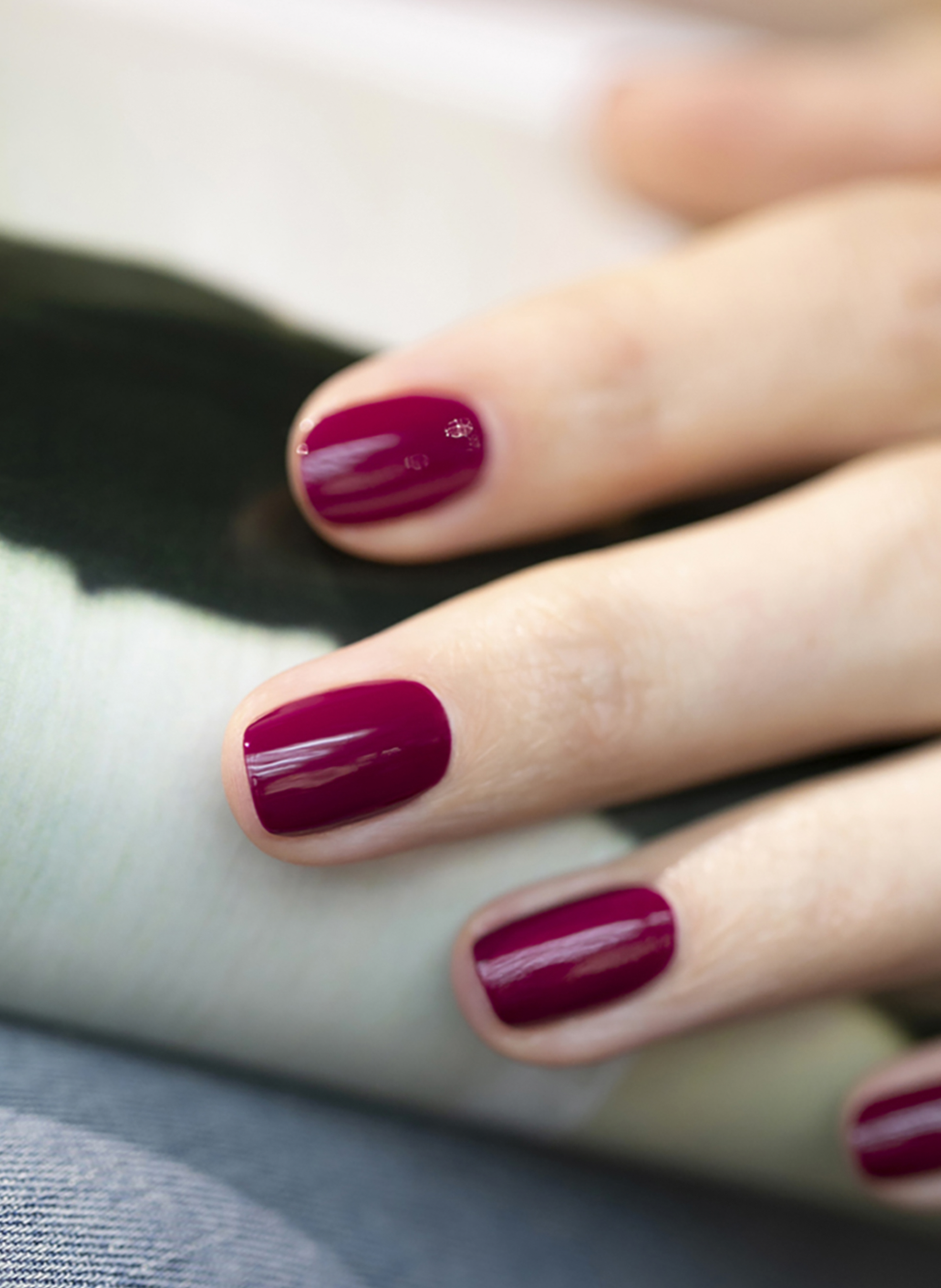 Green Flash Nail Polish MANUCURIST Violeta