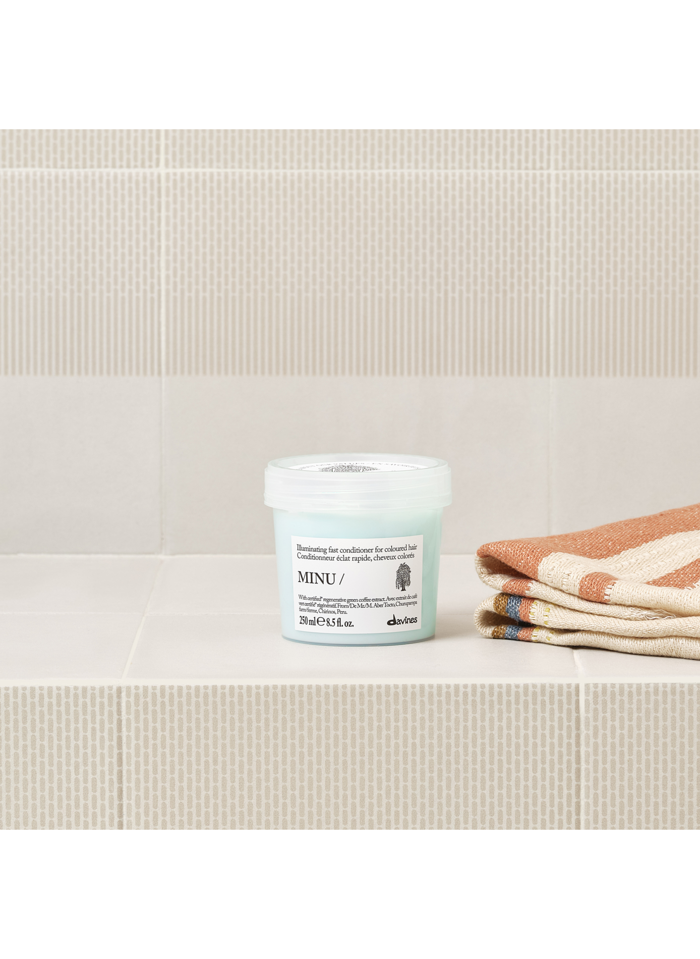 Mein Conditioner DAVINES No color