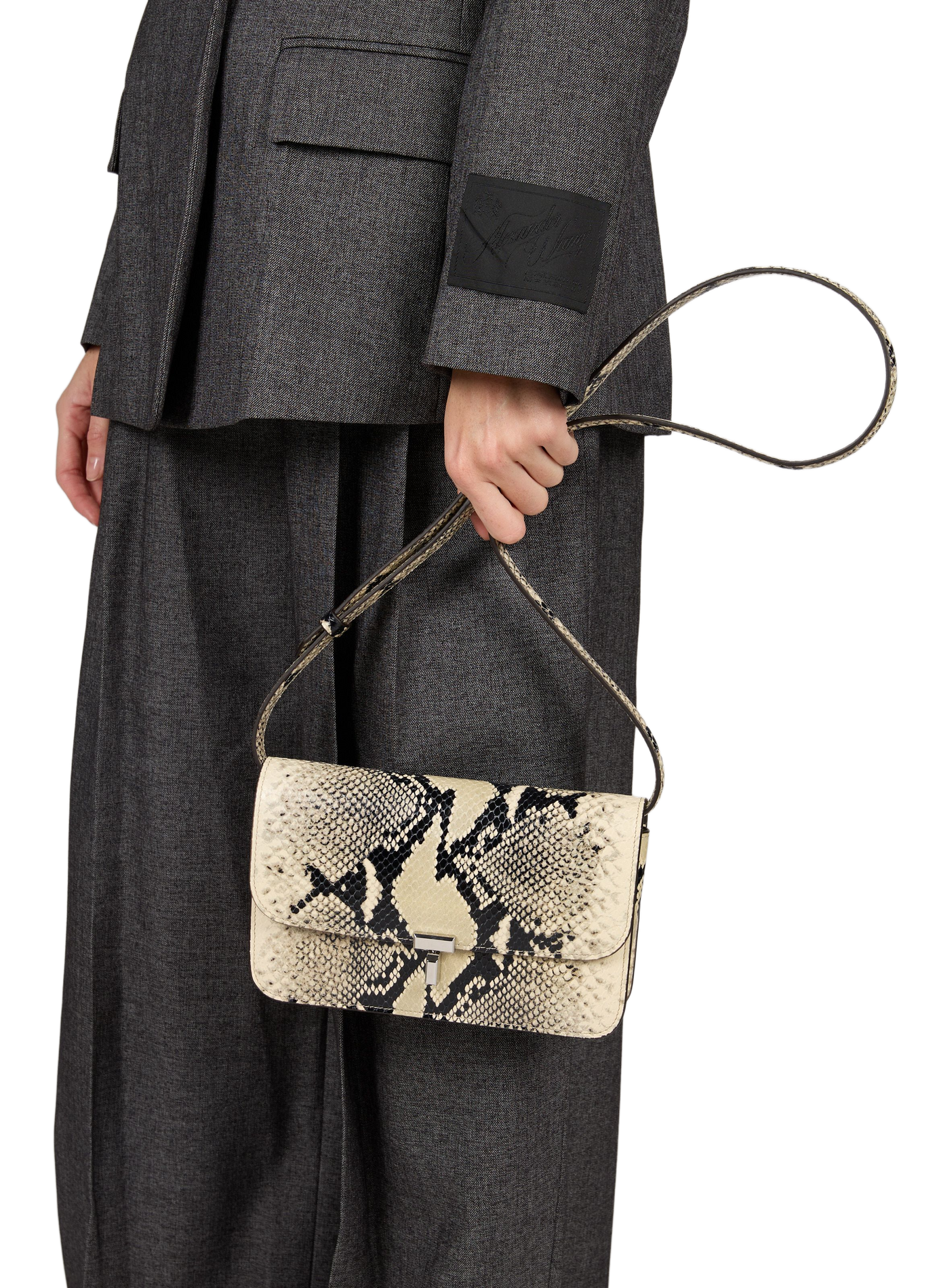 Sac à bandoulière texturé en cuir TOTEME Multicolore