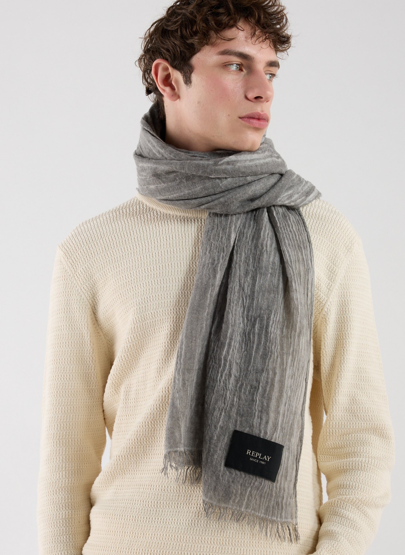 Echarpe plissée à franges REPLAY Noir