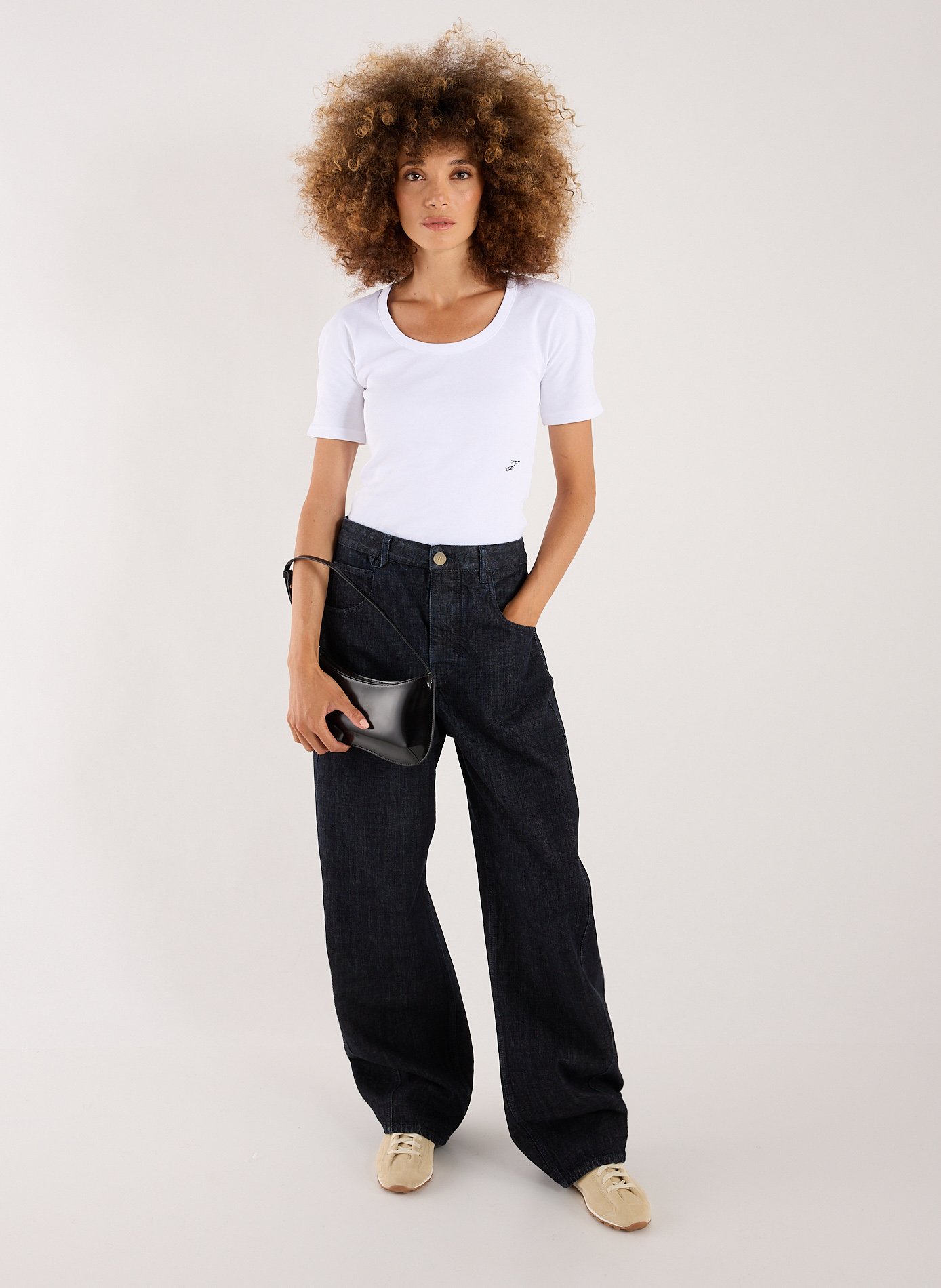 The Kiss JACQUEMUS Black