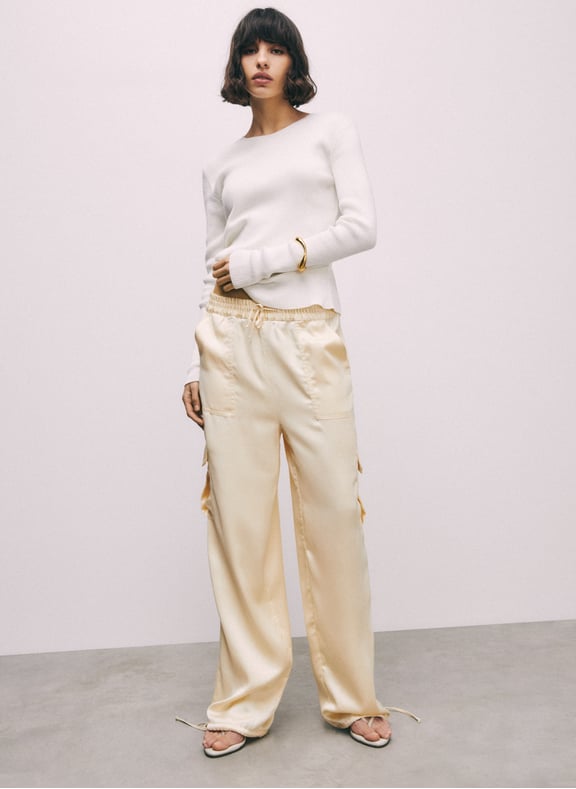 Pantalon satiné en polyester recyclé mélangé Beige by SAISON 1865 SAISON 1865 Pantalon satiné en polyester recyclé mélangé Beige