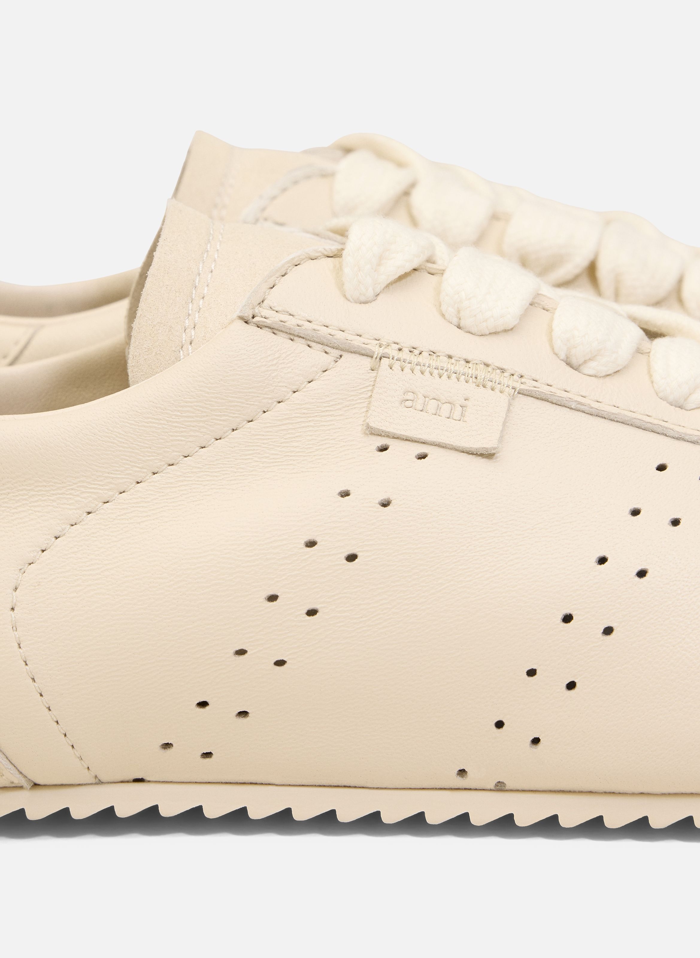 Baskets Soft Basses En Cuir Lisse unisexes AMI PARIS Blanc