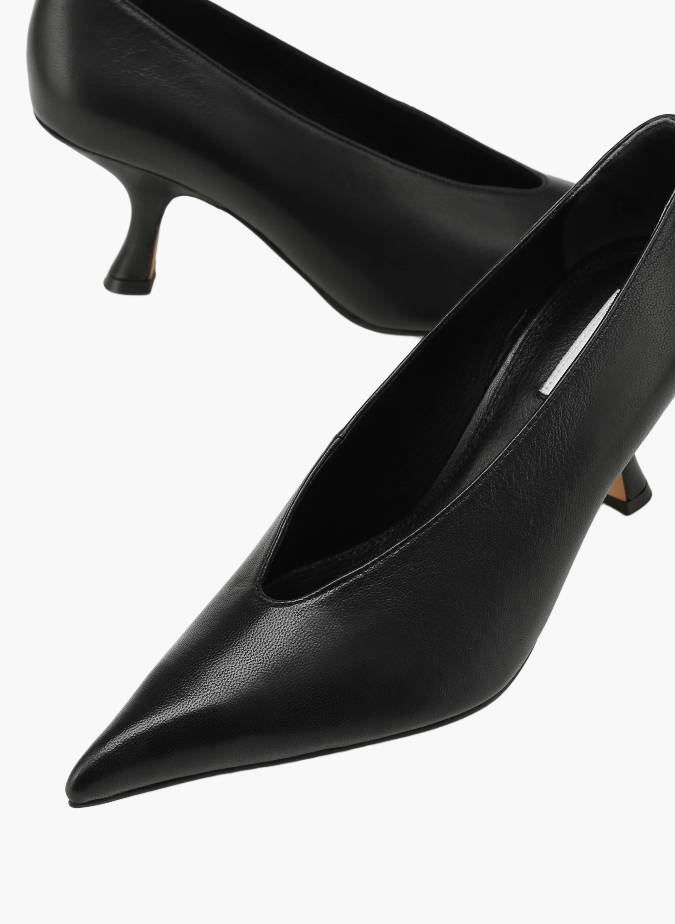 Hero-Pumps aus Leder NAKED WOLFE Schwarz