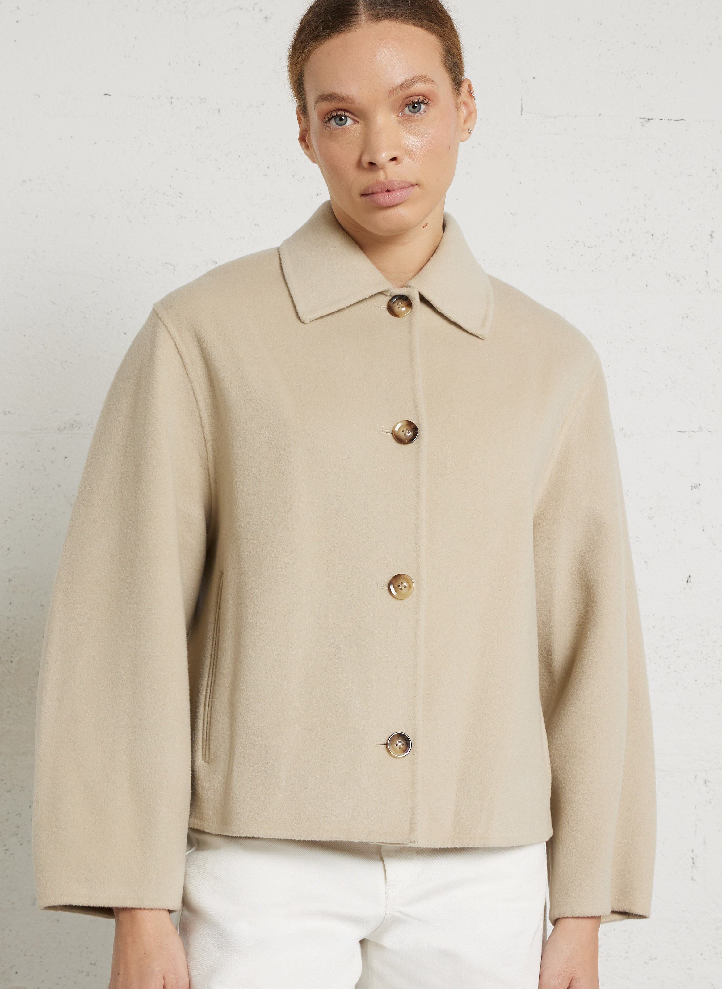 Manteau court en laine double face gyoda SOEUR Blanc