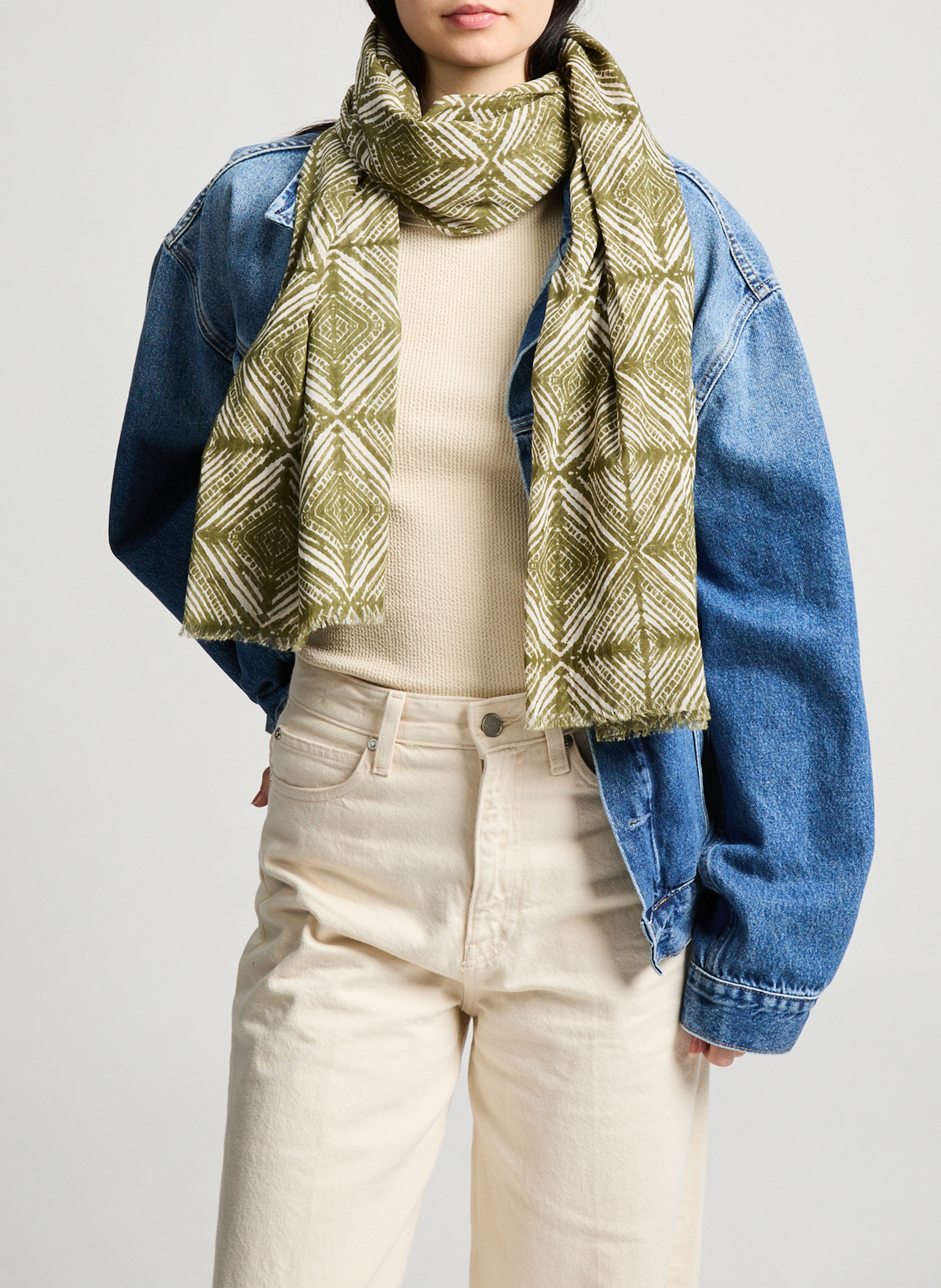 Printed stole AU PRINTEMPS PARIS Green