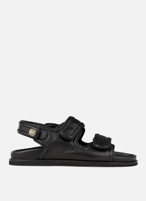 Sandales plates en cuir Noir by SANDRO SANDRO Sandales plates en cuir Noir