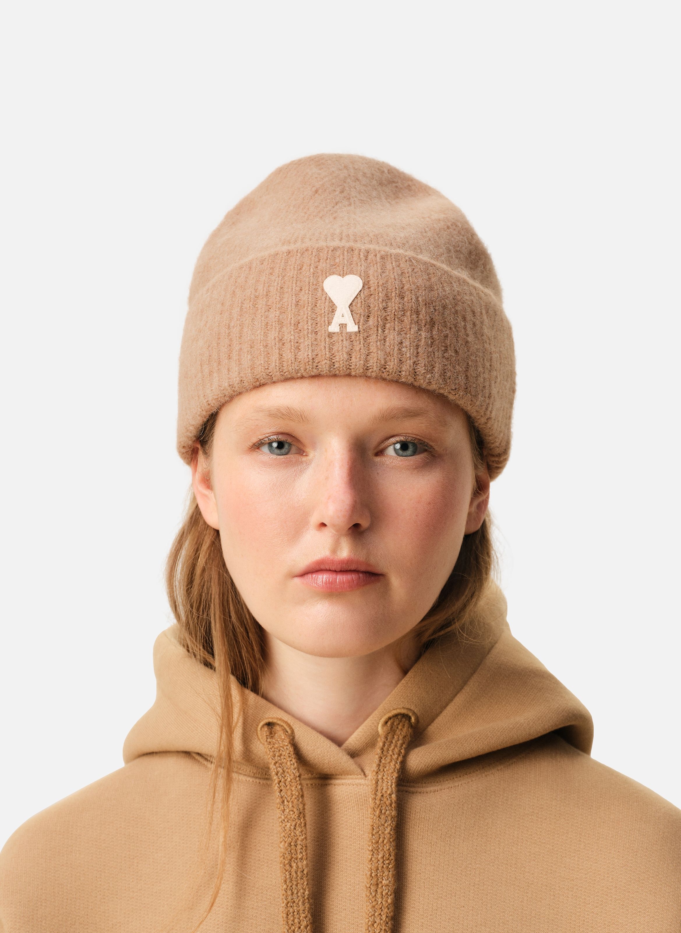 Bonnet ami de coeur en alpaga unisexe AMI PARIS Marron