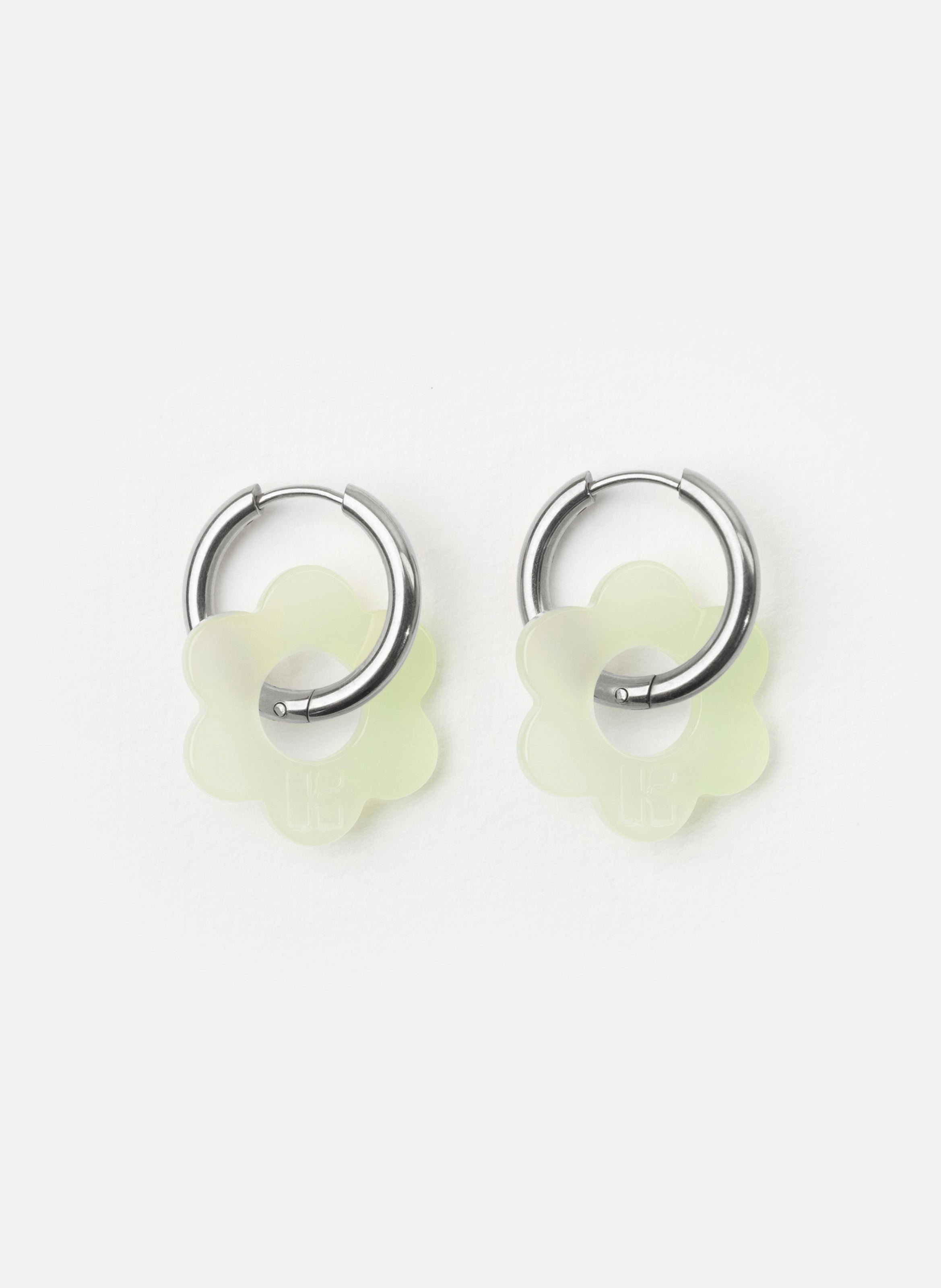 Boucles d'oreilles baby fleurette avec anneaux en acier inoxydable argenté  Vert amande