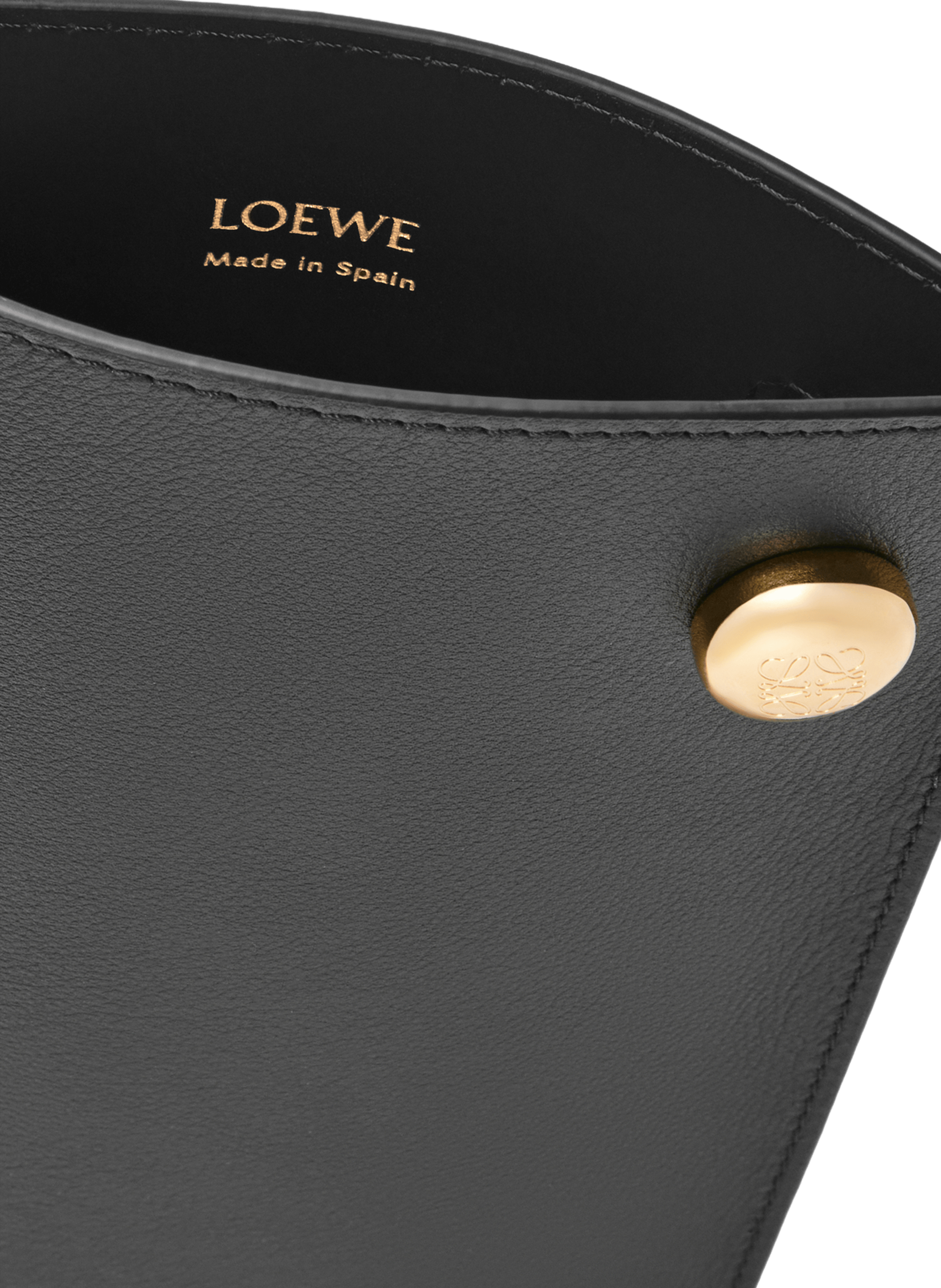 Pebble Dice Pocket in classic calf leather. LOEWE Black