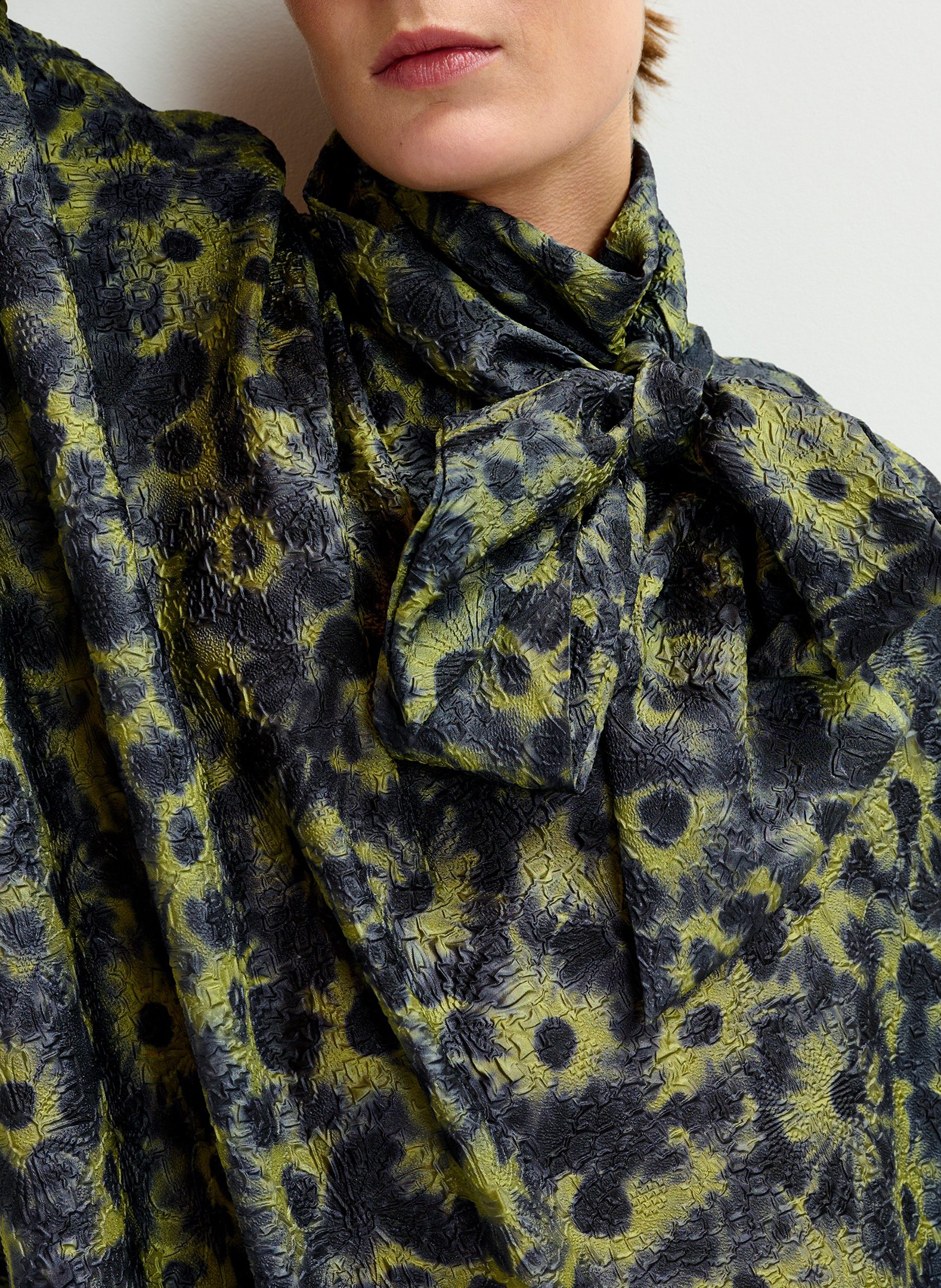 Robe ample courte à col lavallière ioanna ESSENTIEL ANTWERP Bleu