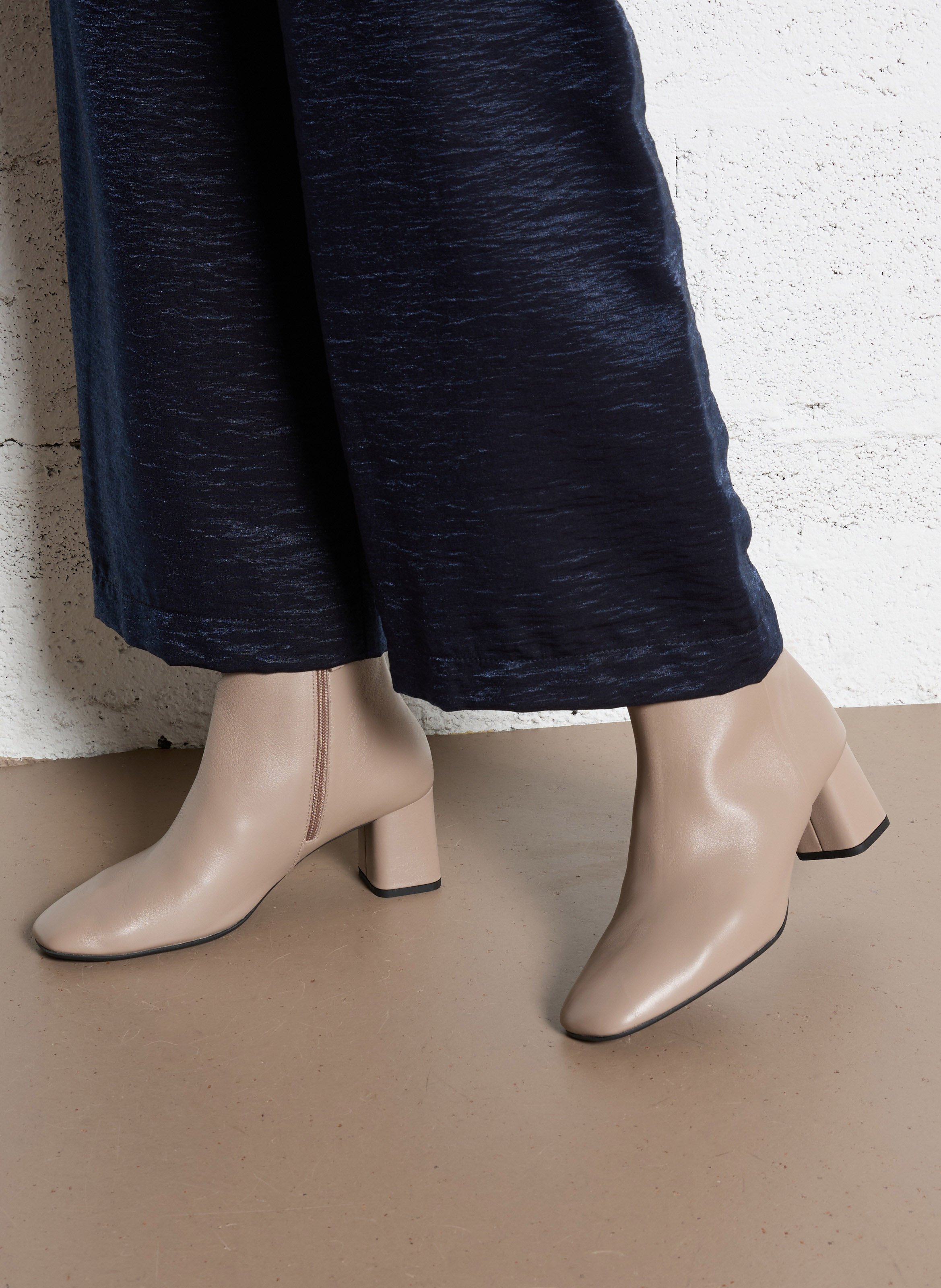 Bottines à talons en cuir REPETTO Beige