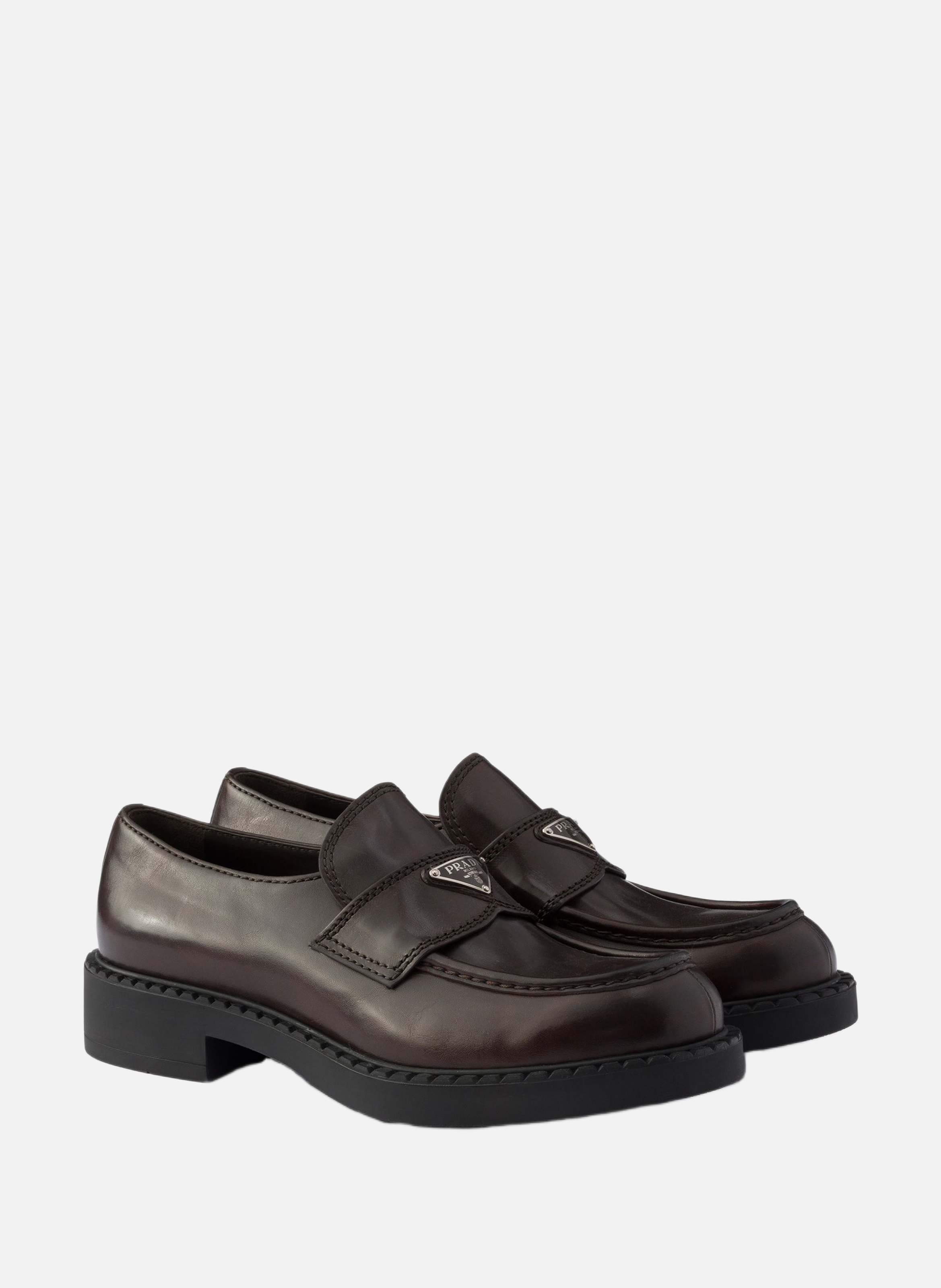 Mocassins en cuir vieilli couleur chocolat PRADA Marron