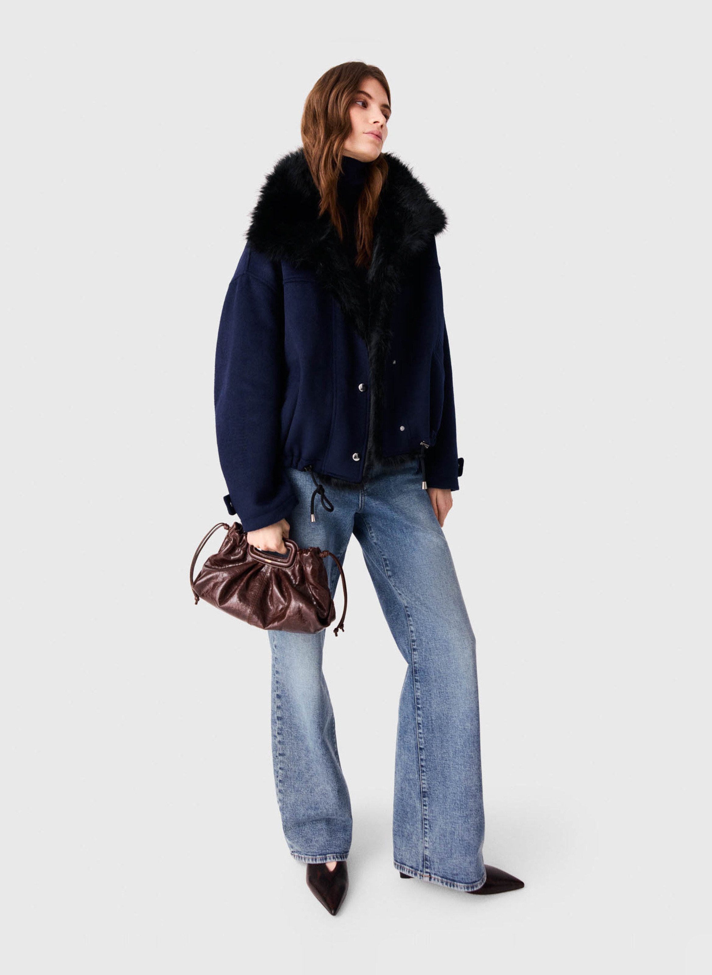 Manteau droit à col en fourrure synthétique MAJE Bleu