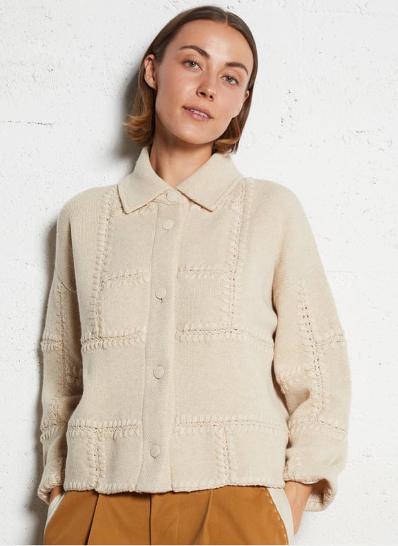 Veste ample col classique en cachemire janet solid Beige by KUJTEN KUJTEN Veste ample col classique en cachemire janet solid Beige