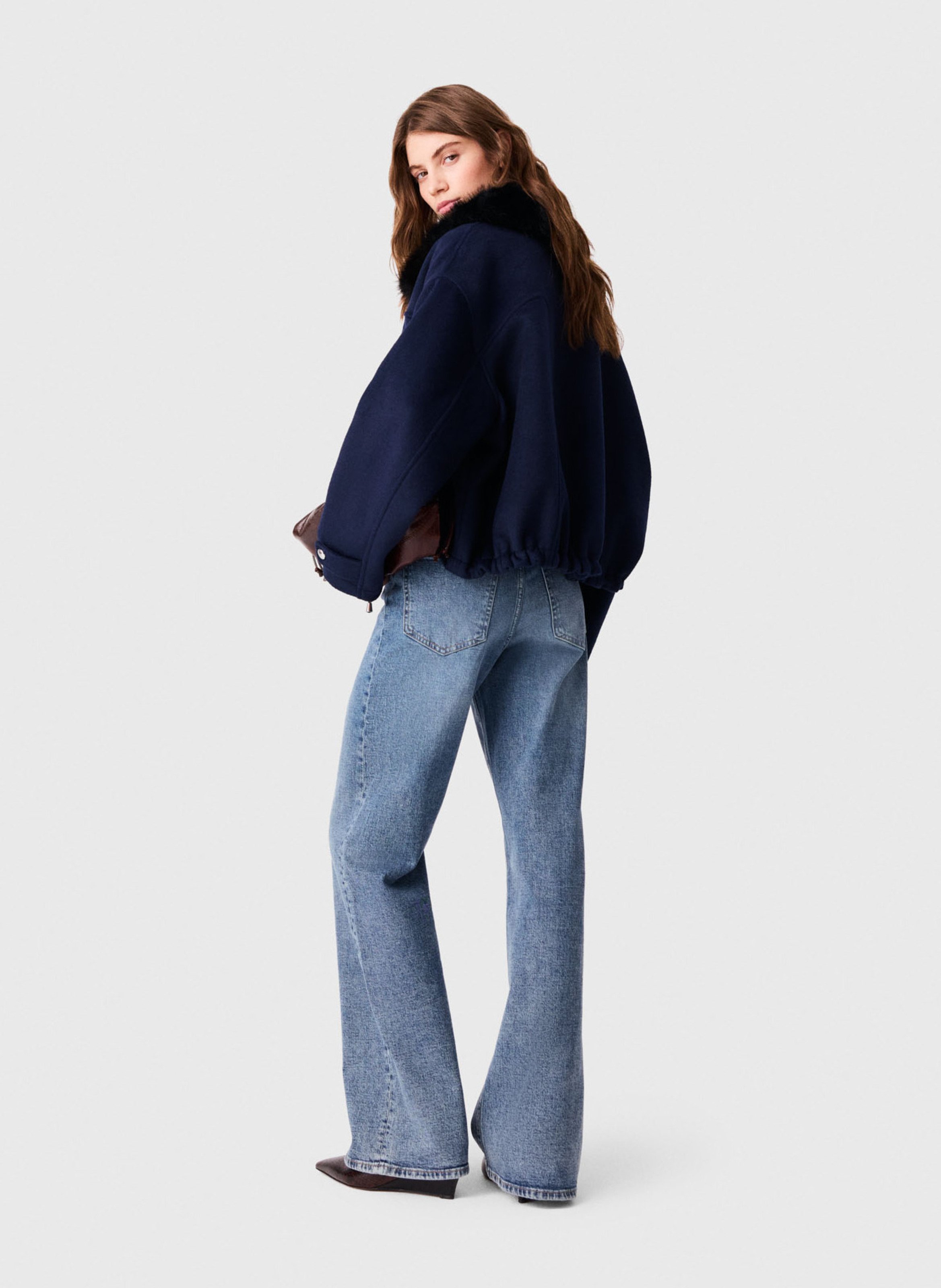 Manteau droit à col en fourrure synthétique MAJE Bleu