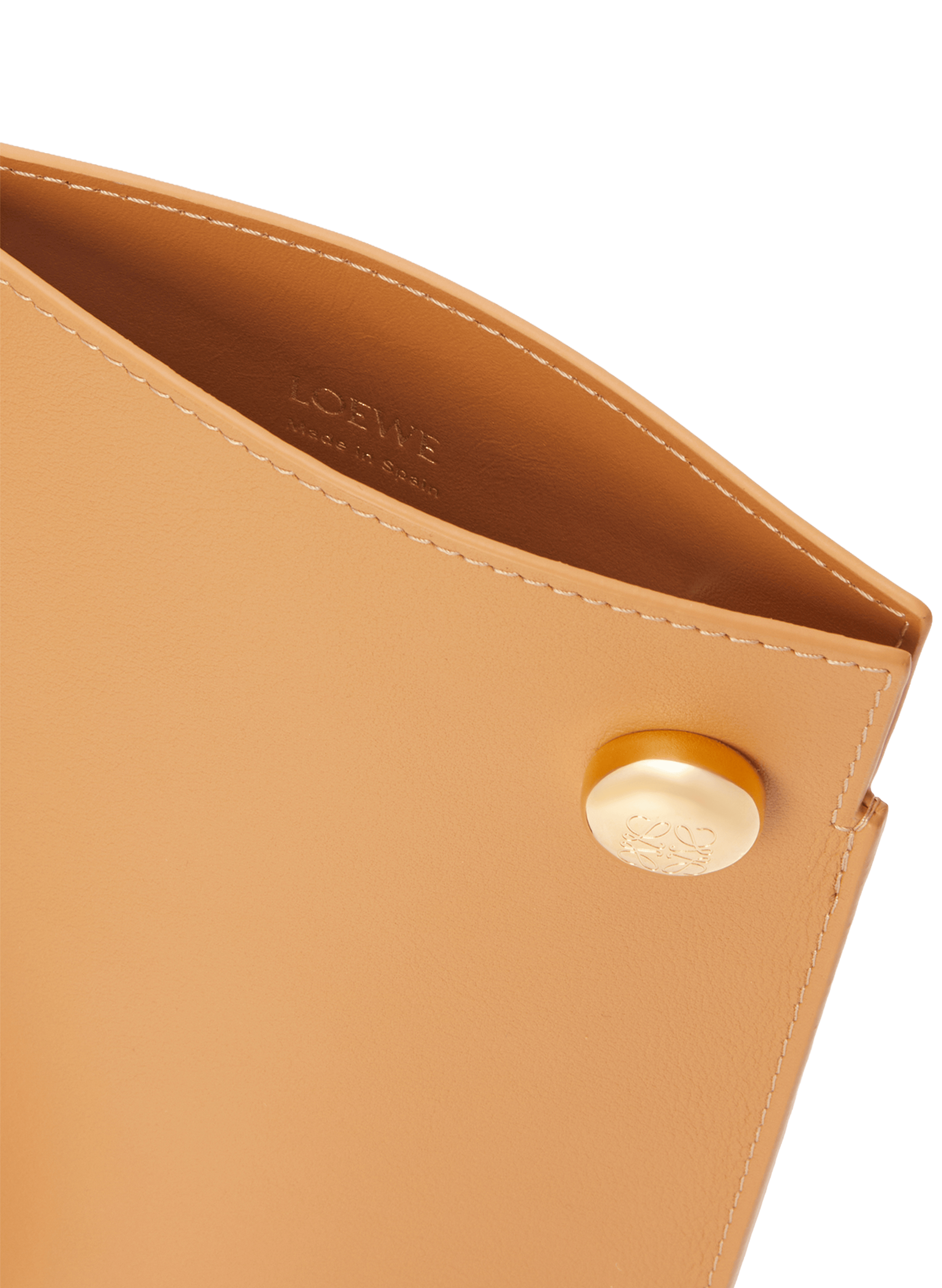 Pebble Dice Pocket in classic calf leather. LOEWE Brown