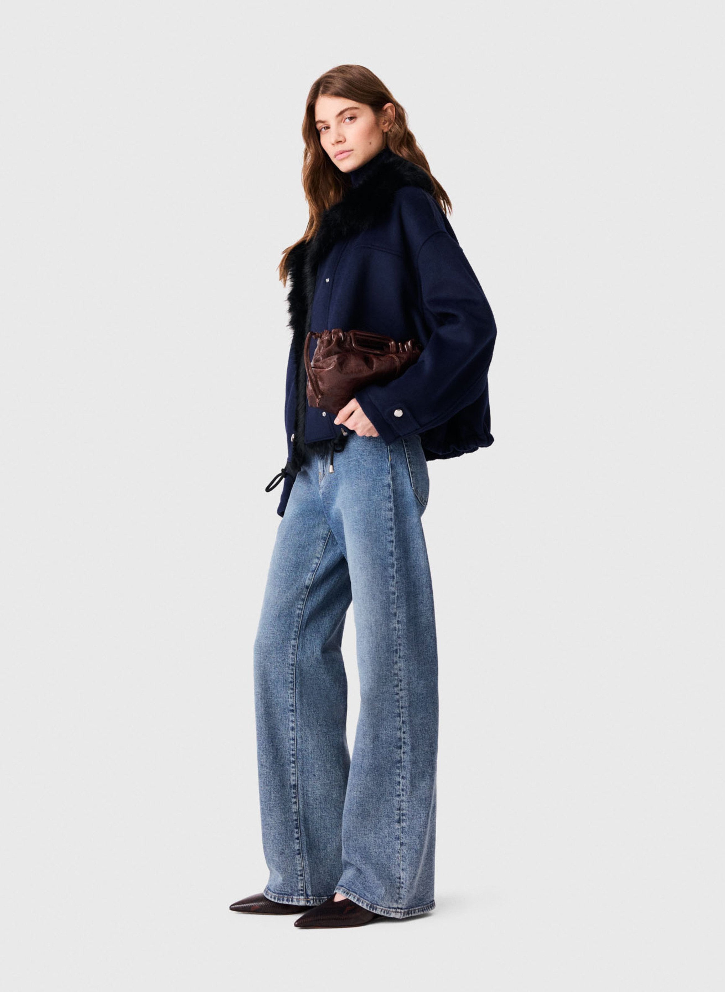 Manteau droit à col en fourrure synthétique MAJE Bleu