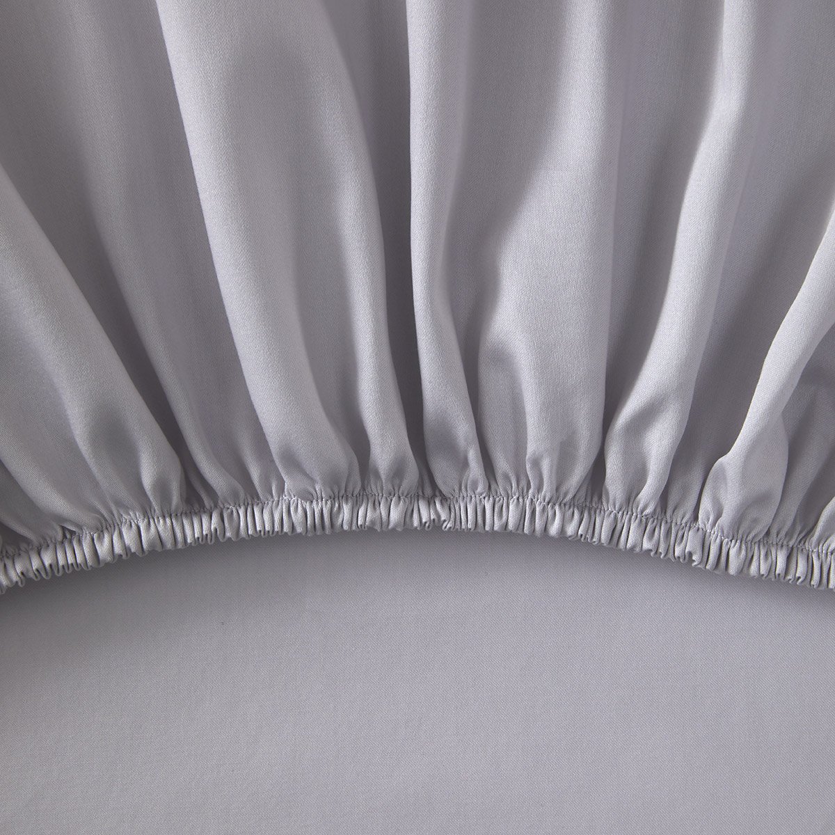 Drap housse en satin, triomphe YVES DELORME Gris