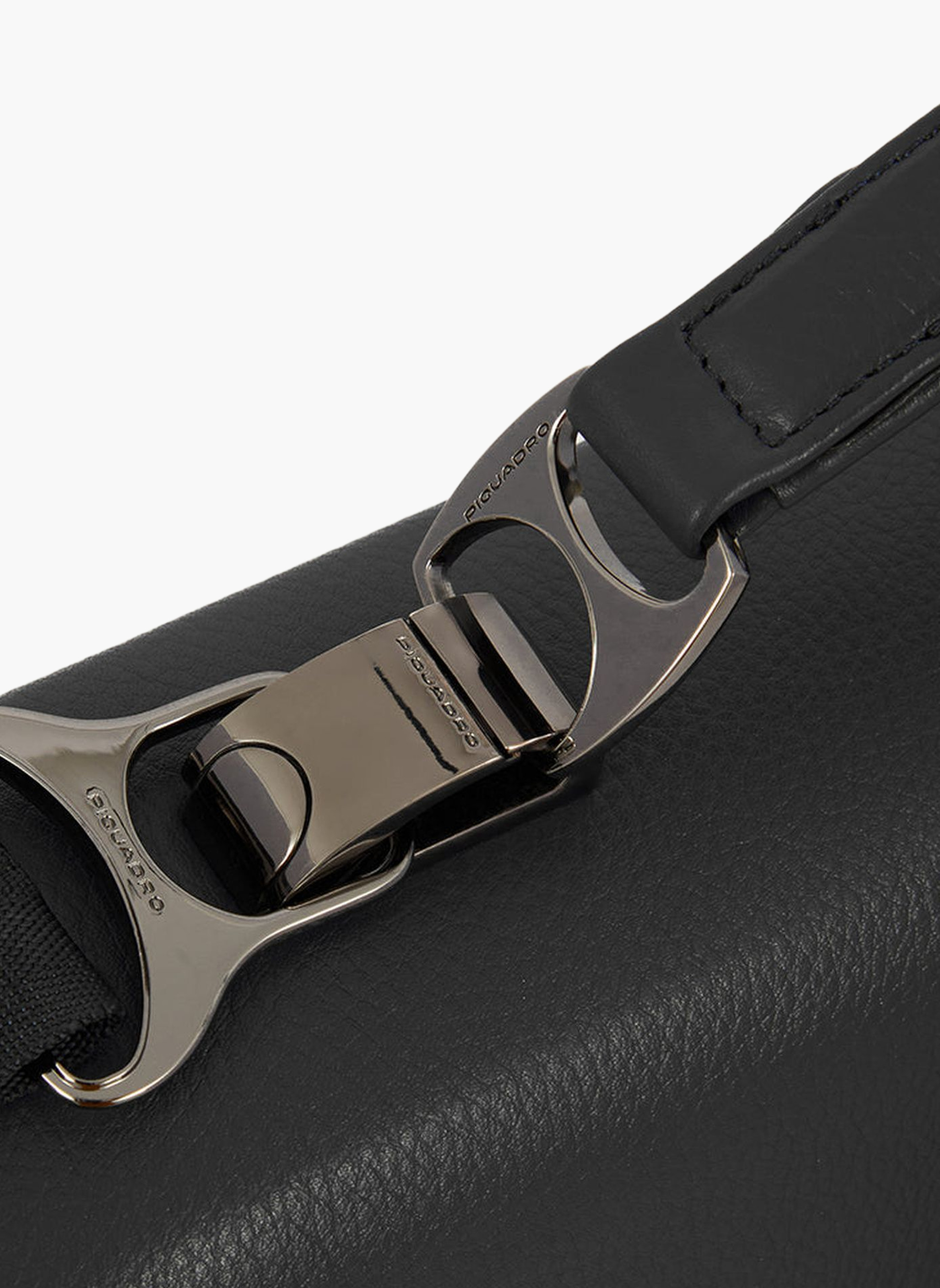 Laptophoes 14 inch PIQUADRO Zwart
