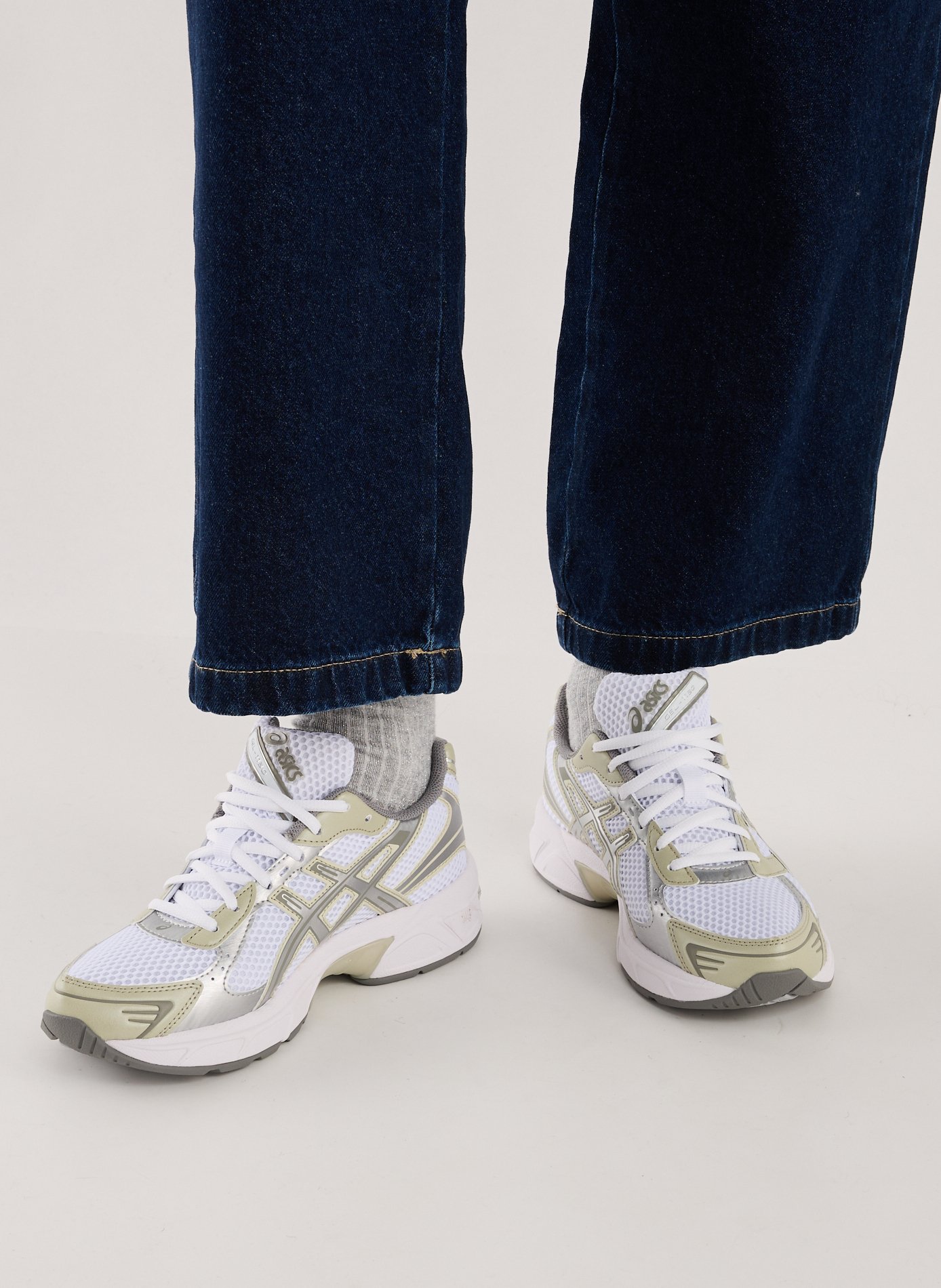 Round-toe Sneakers ASICS White