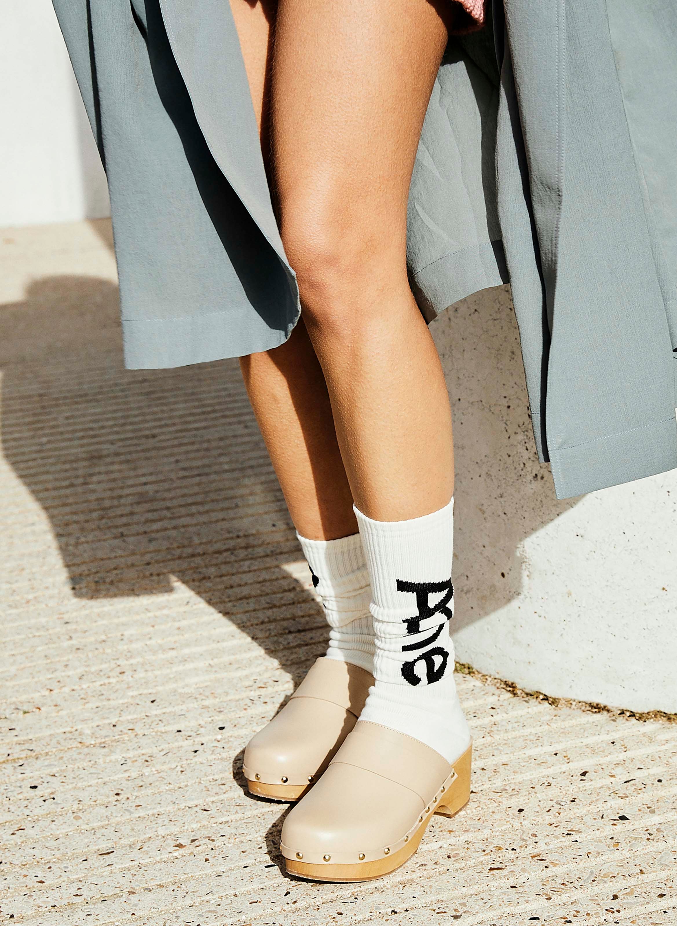 Sabots en cuir et bois