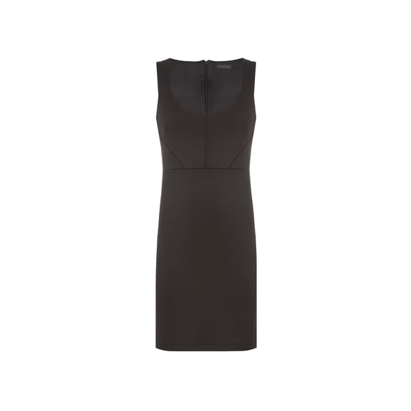 Robe courte cintrée