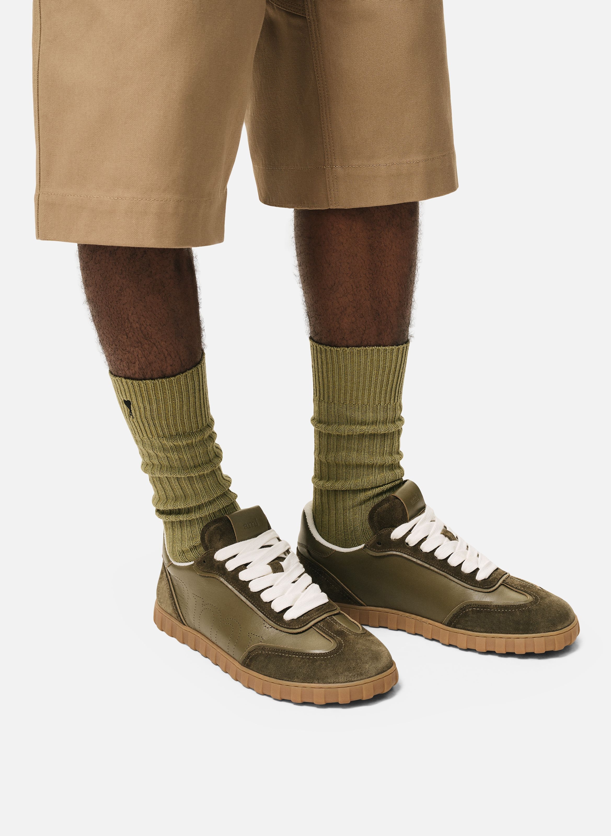 Sneakers step unisexes en cuir de vachette AMI PARIS Vert