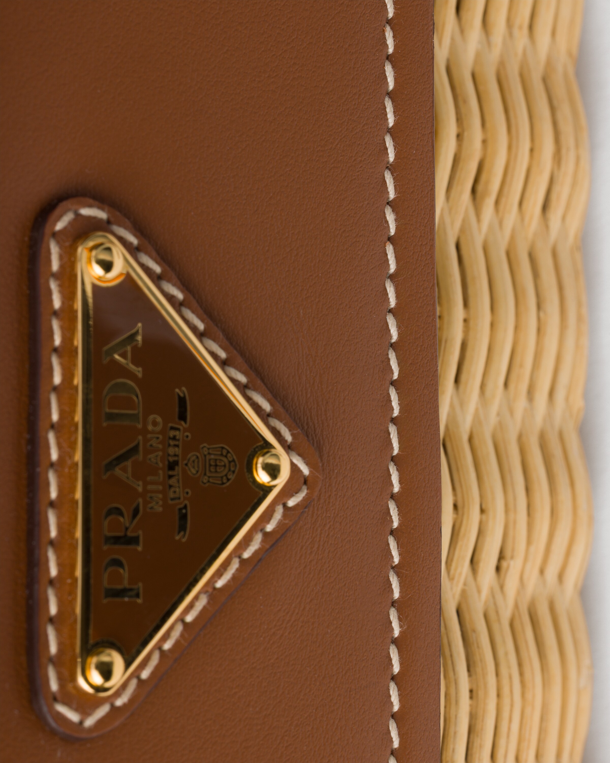 Petit sac porté épaule en osier et cuir PRADA Beige