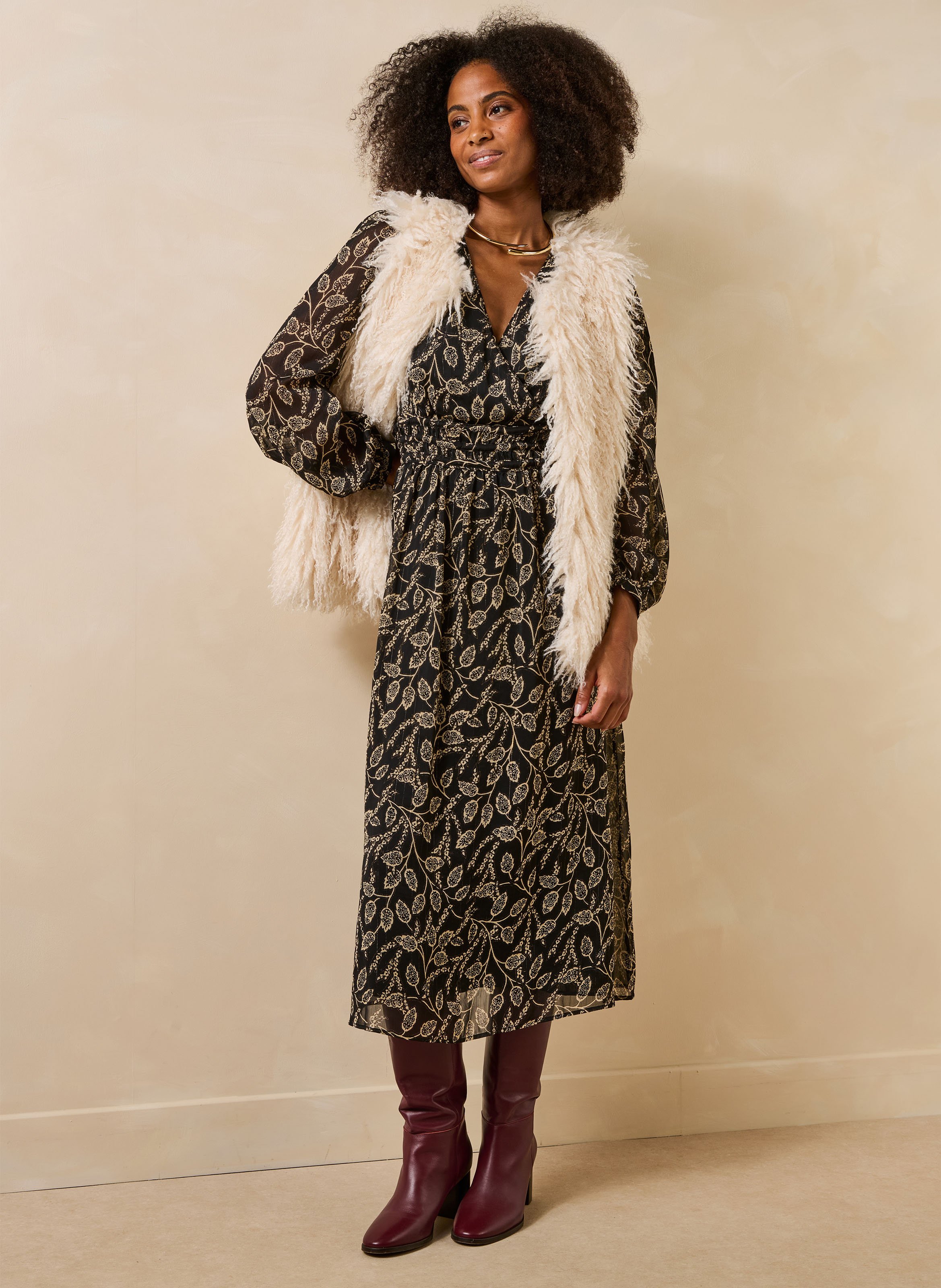 Lange jurk met overslaghals en print LA FEE MARABOUTEE Zwart