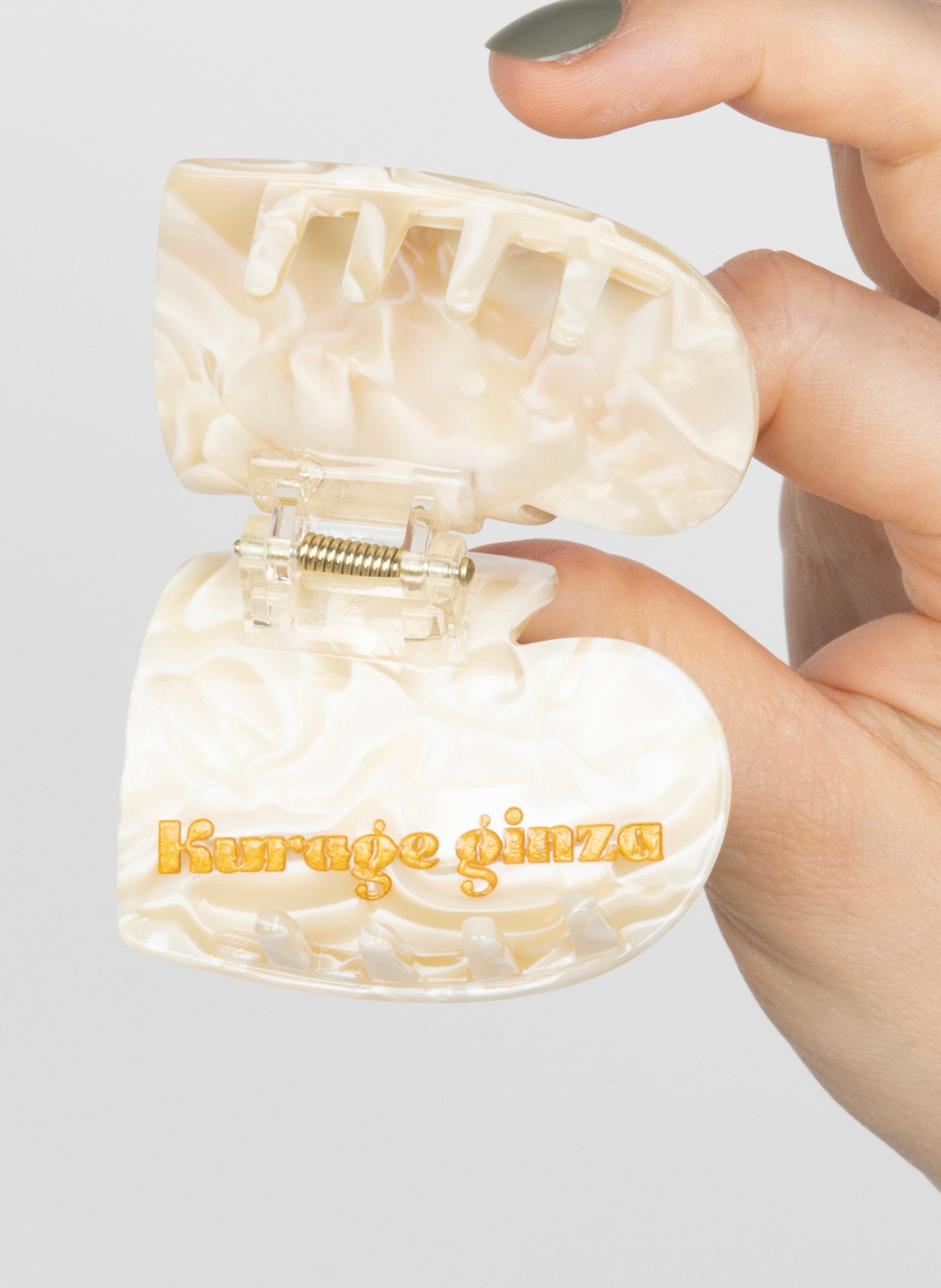 Pince à cheveux lova en acétate de cellulose KURAGE GINZA Beige