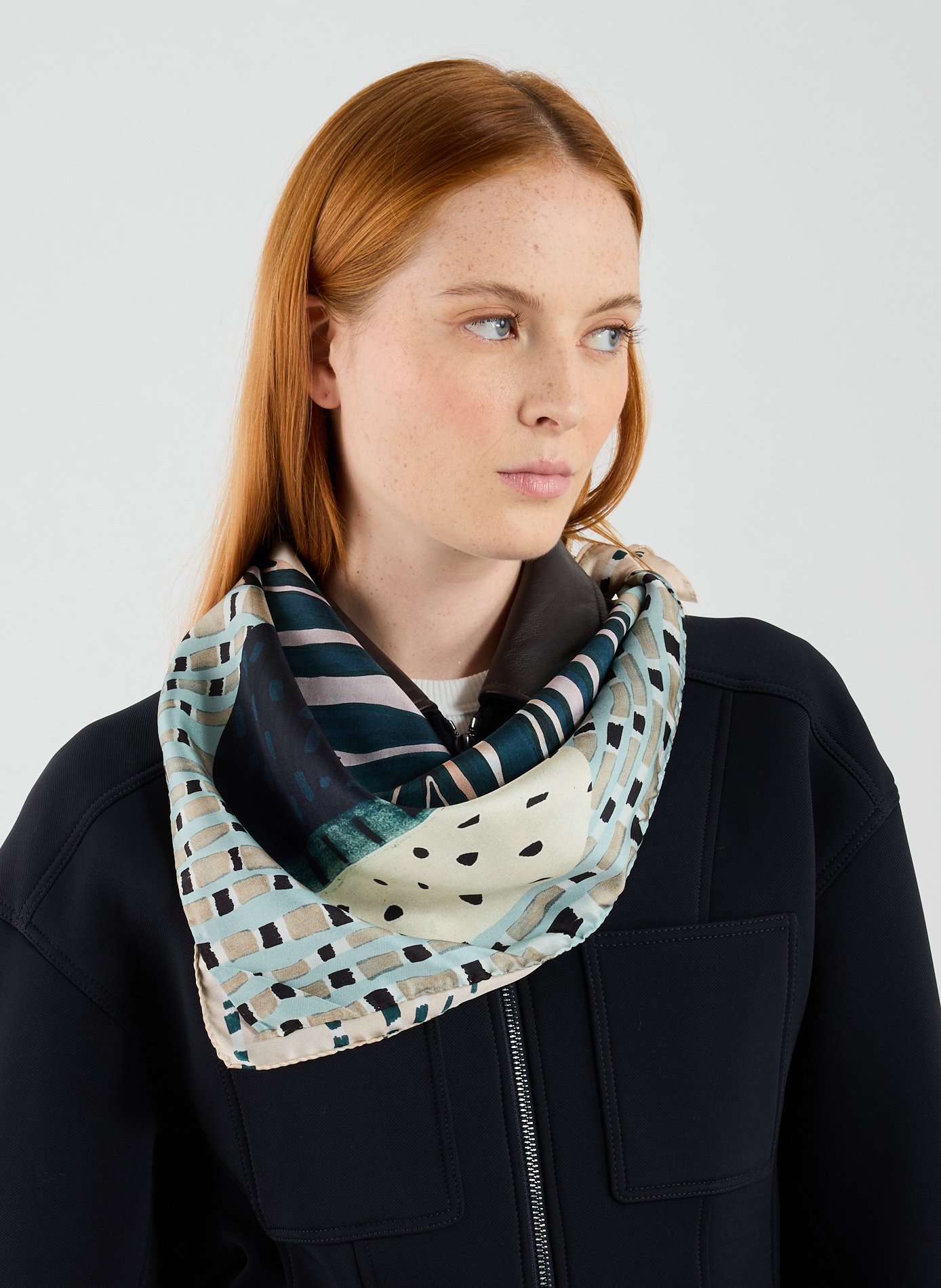 Carré de soie imprimé AU PRINTEMPS PARIS Multicolore