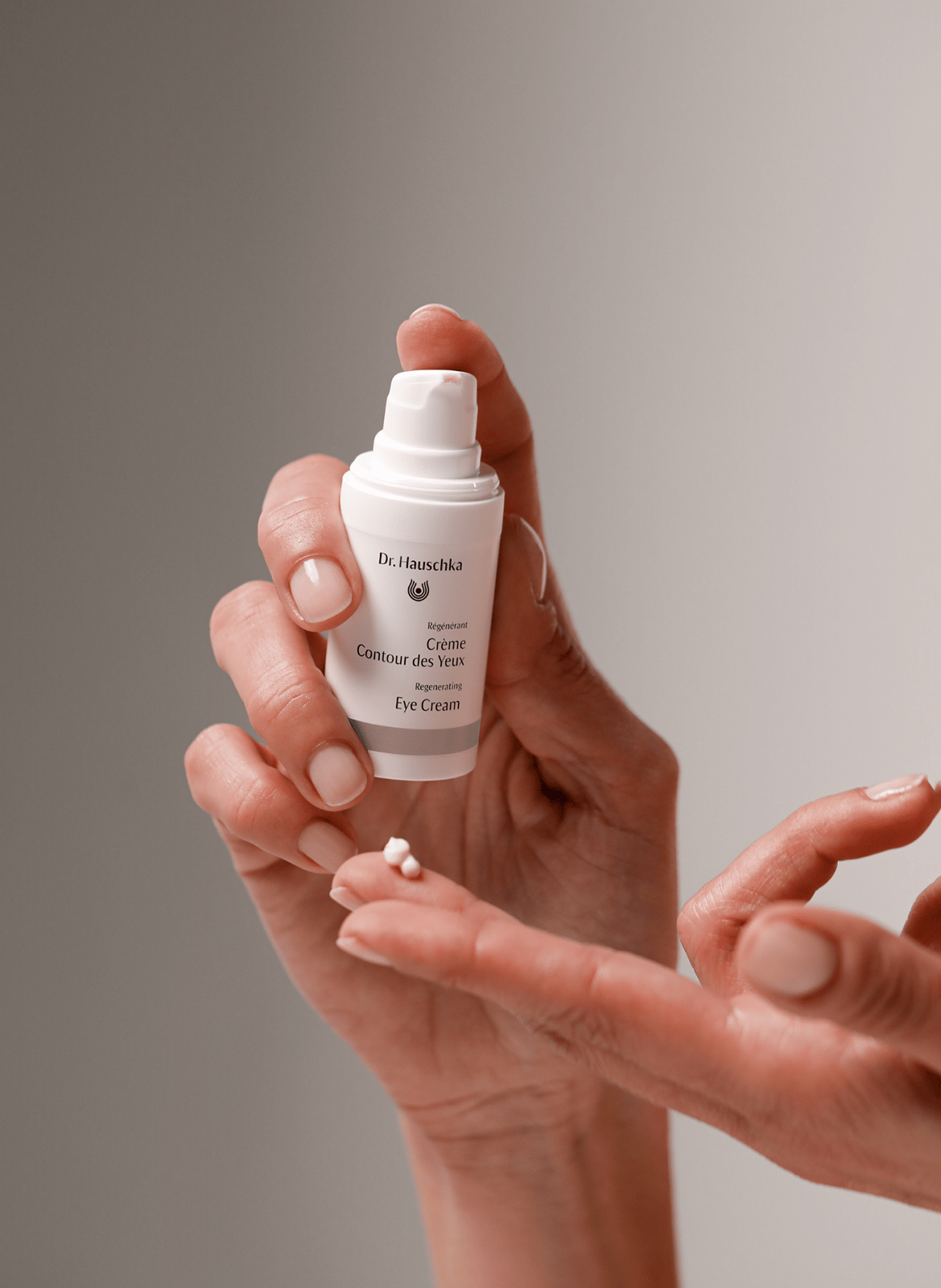 Regenerating Eye Cream DR HAUSCHKA No color