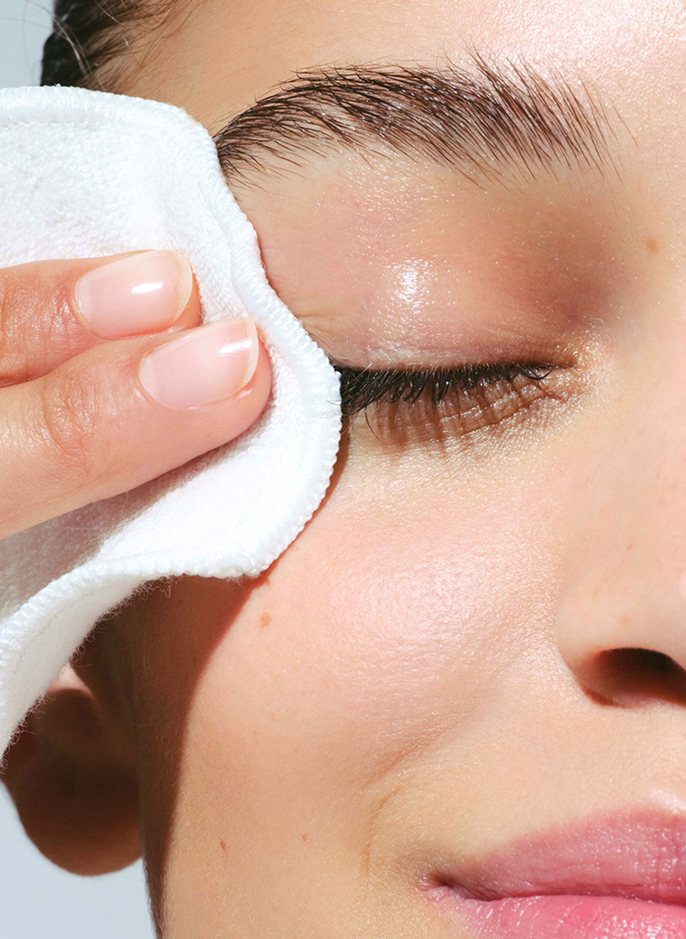 Gentle Eye Make-Up Remover with Alpine golden gentian &amp;amp; cornflower extracts CLARINS No color