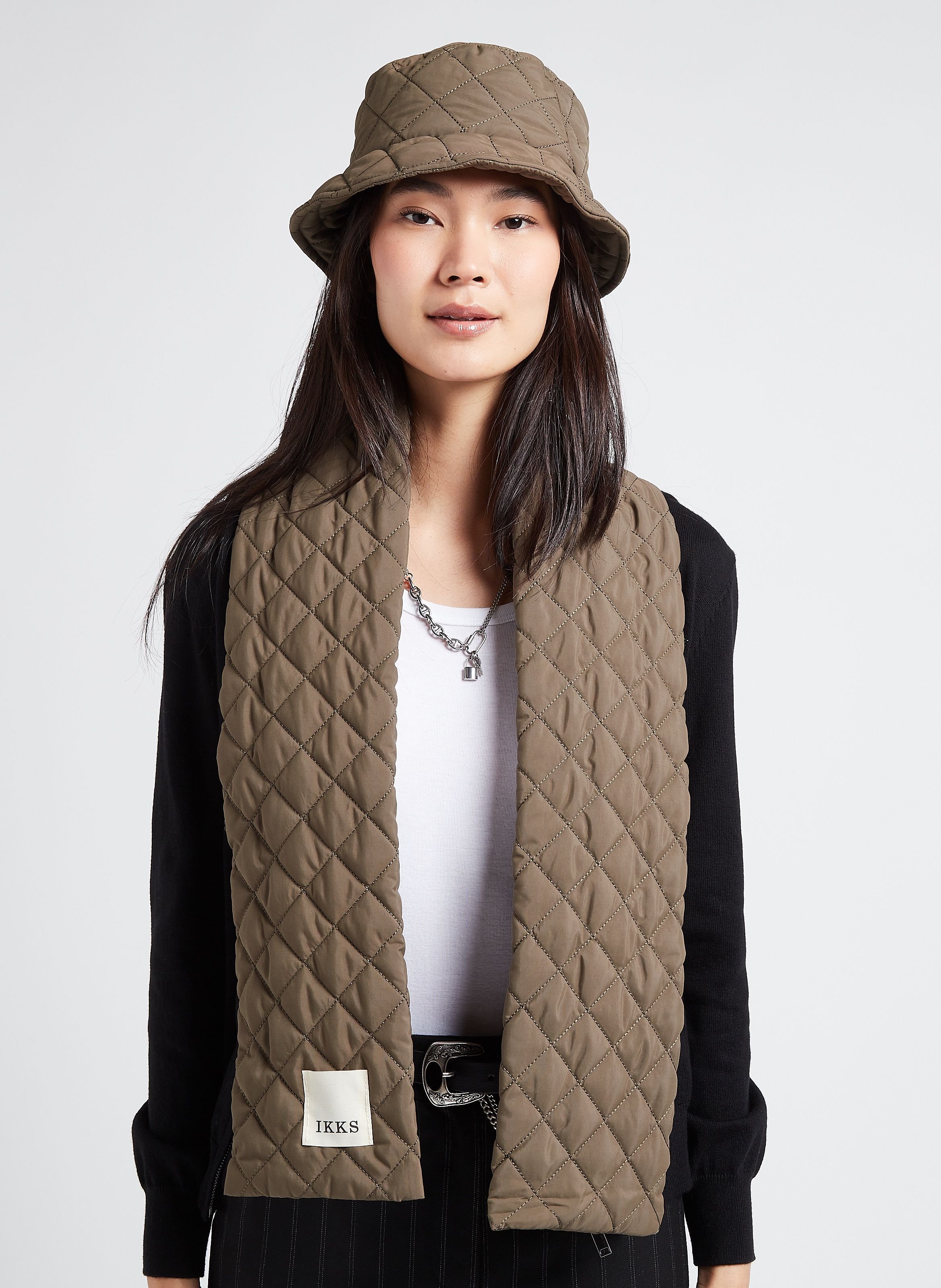 Lot écharpe et bob matelassée