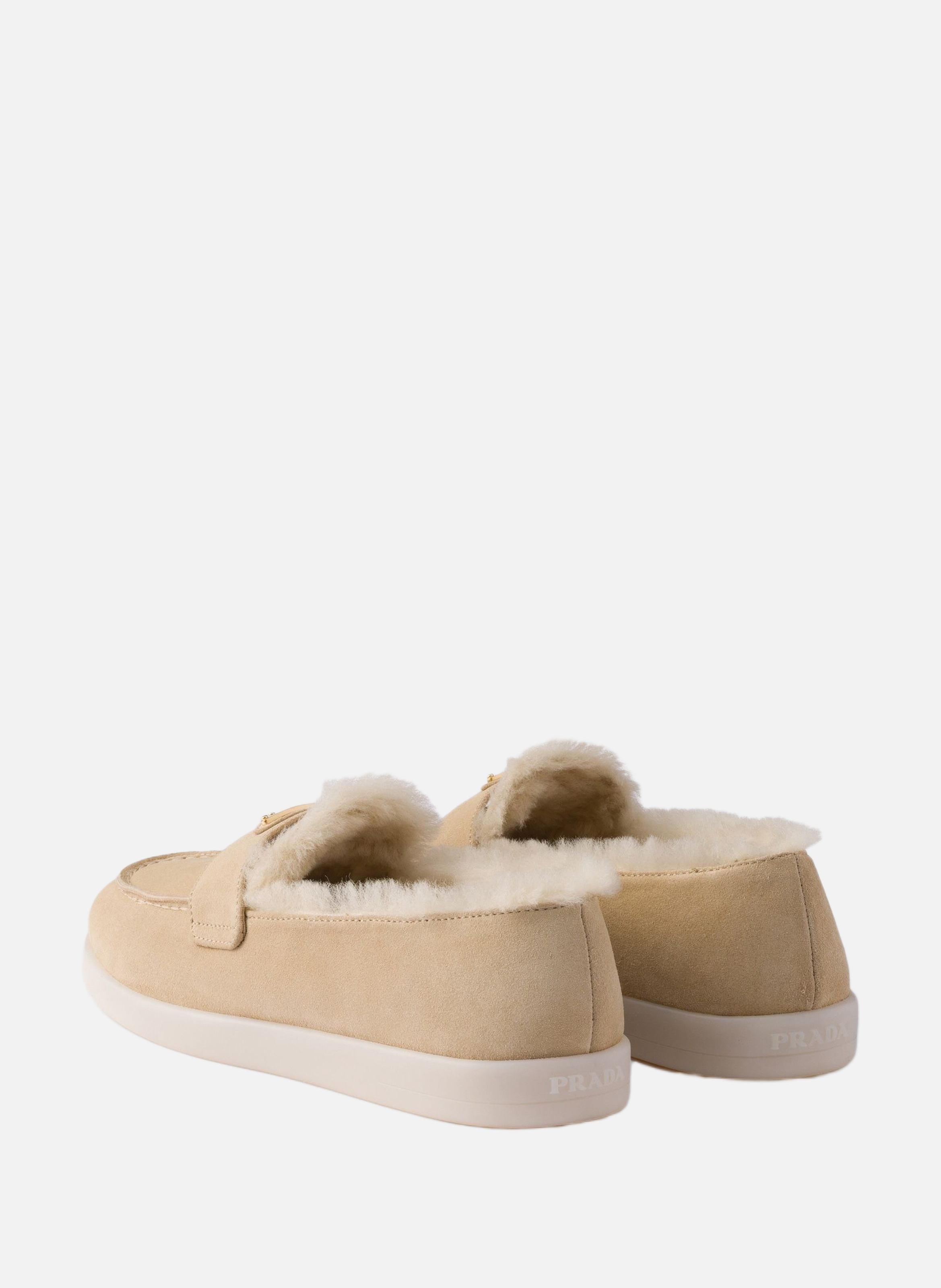Mocassins en veau velours et shearling PRADA Beige