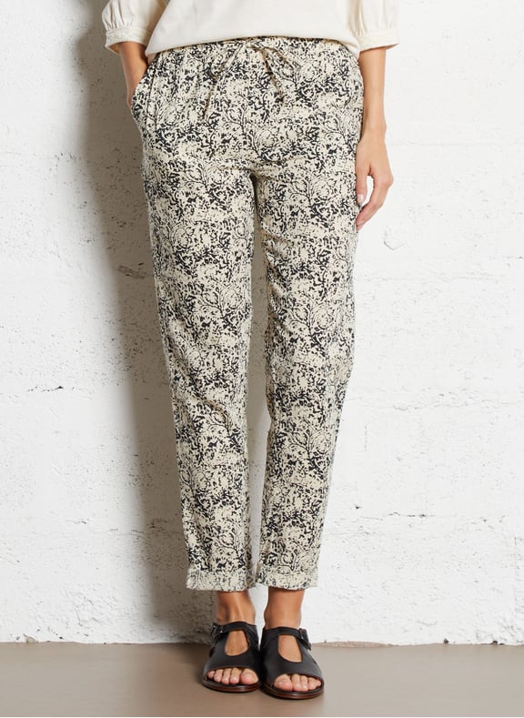 Pantalon droit à imprimé floral en coton mélangé ferdinand Noir by MAISON 123 MAISON 123 Pantalon droit à imprimé floral en coton mélangé ferdinand Noir