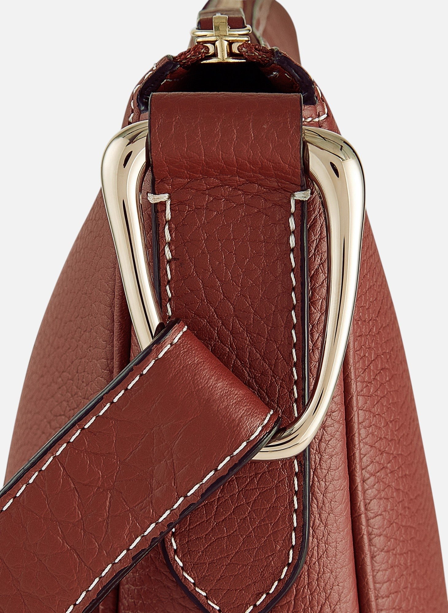 Sac hobo moyen modèle madeleine en cuir de taurillon grainé LE TANNEUR Marron