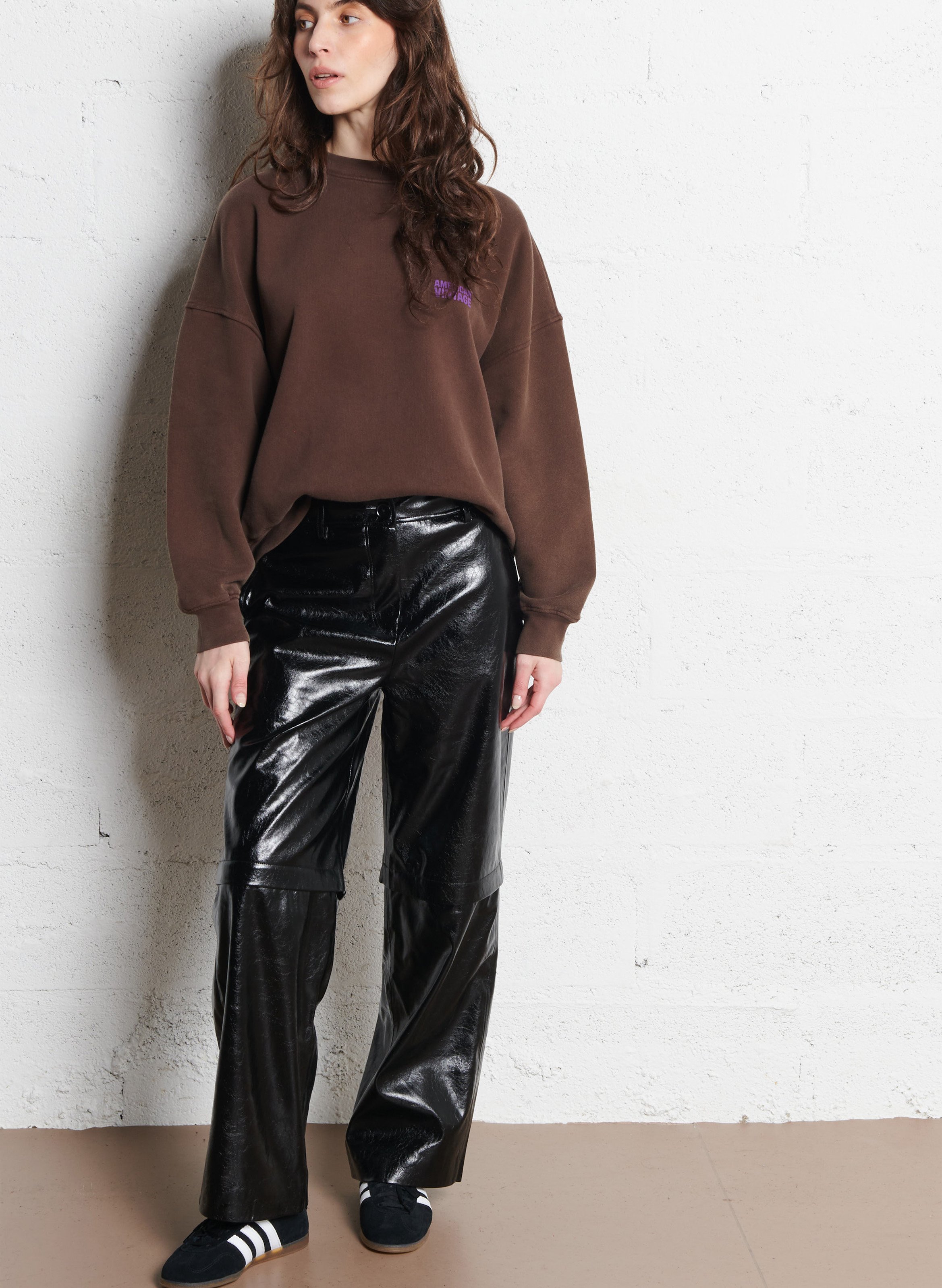 Sweat ample col rond sérigraphié en coton plizzy AMERICAN VINTAGE Marron