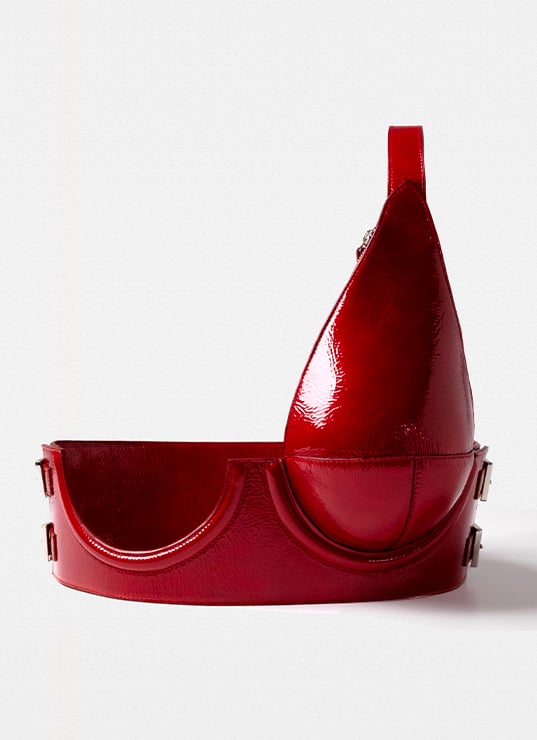 sac rouge cuir sculpture