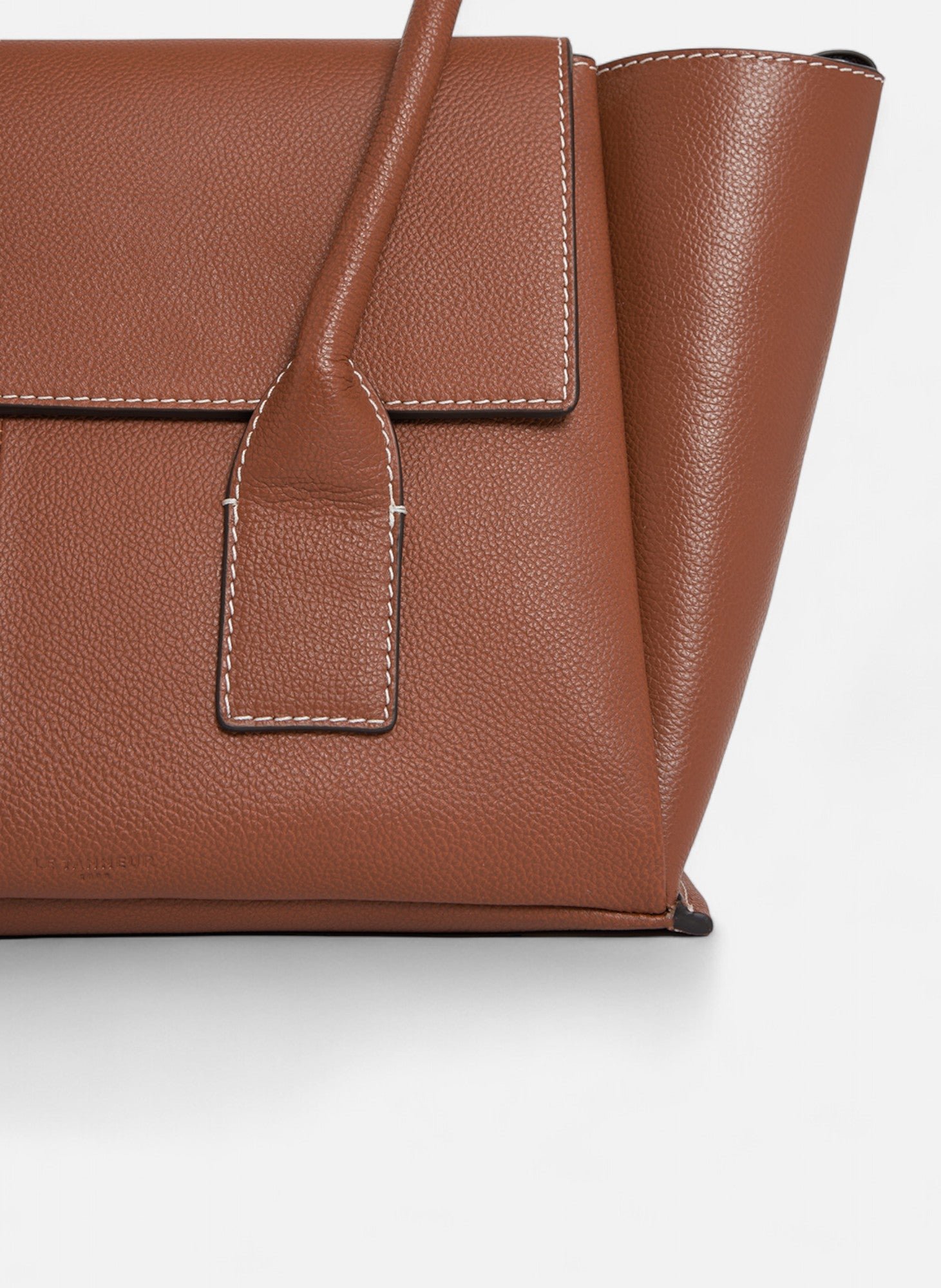 Sac cabas moyen modèle à rabat elena en cuir grainé LE TANNEUR Marron