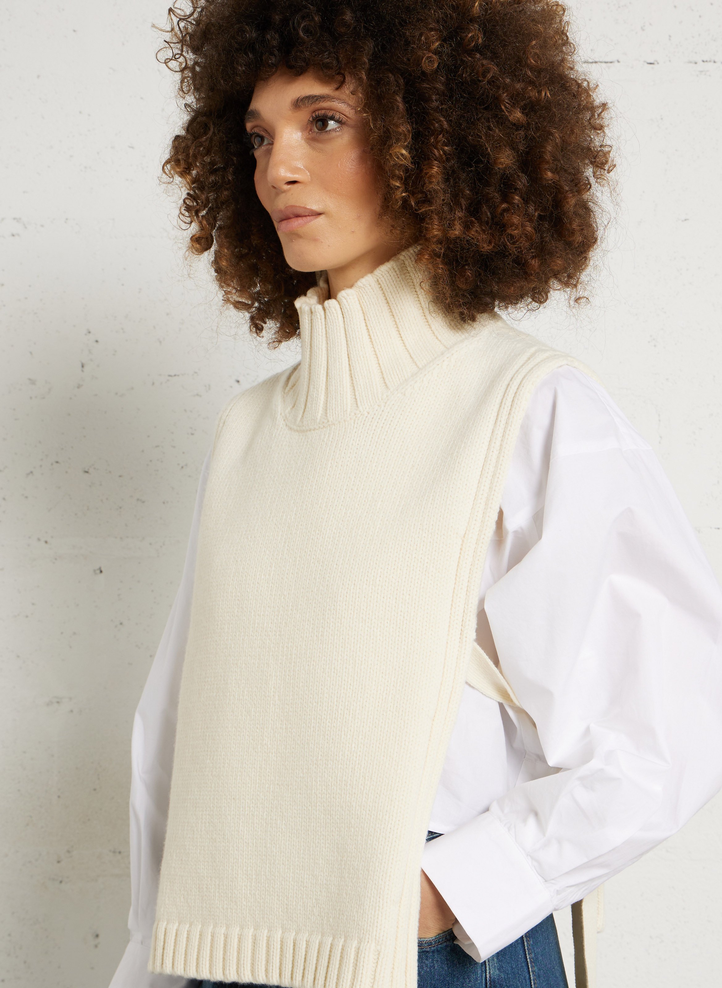 Plastron col montant en laine mélangée or SOEUR Beige