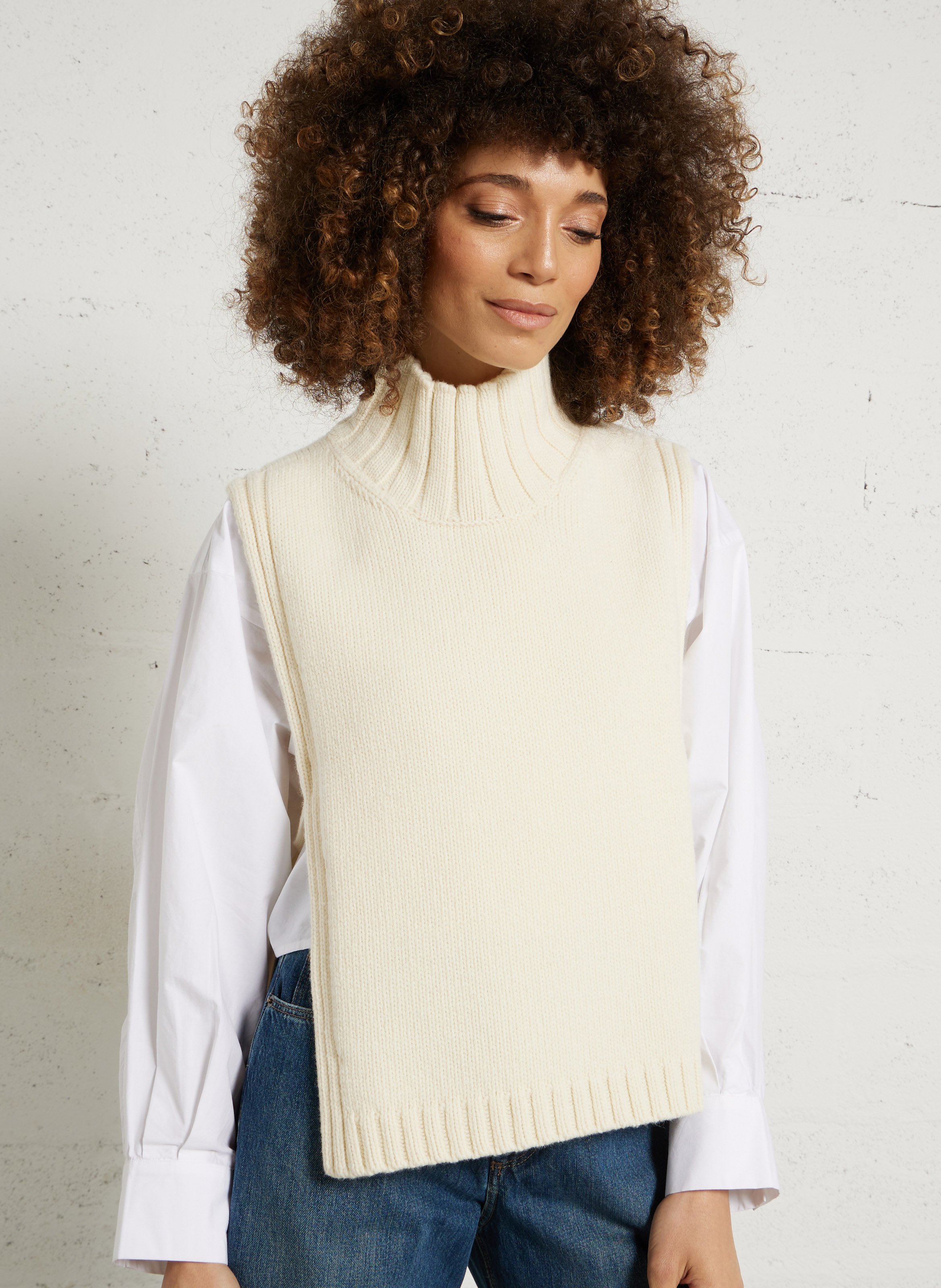 Plastron col montant en laine mélangée or SOEUR Beige