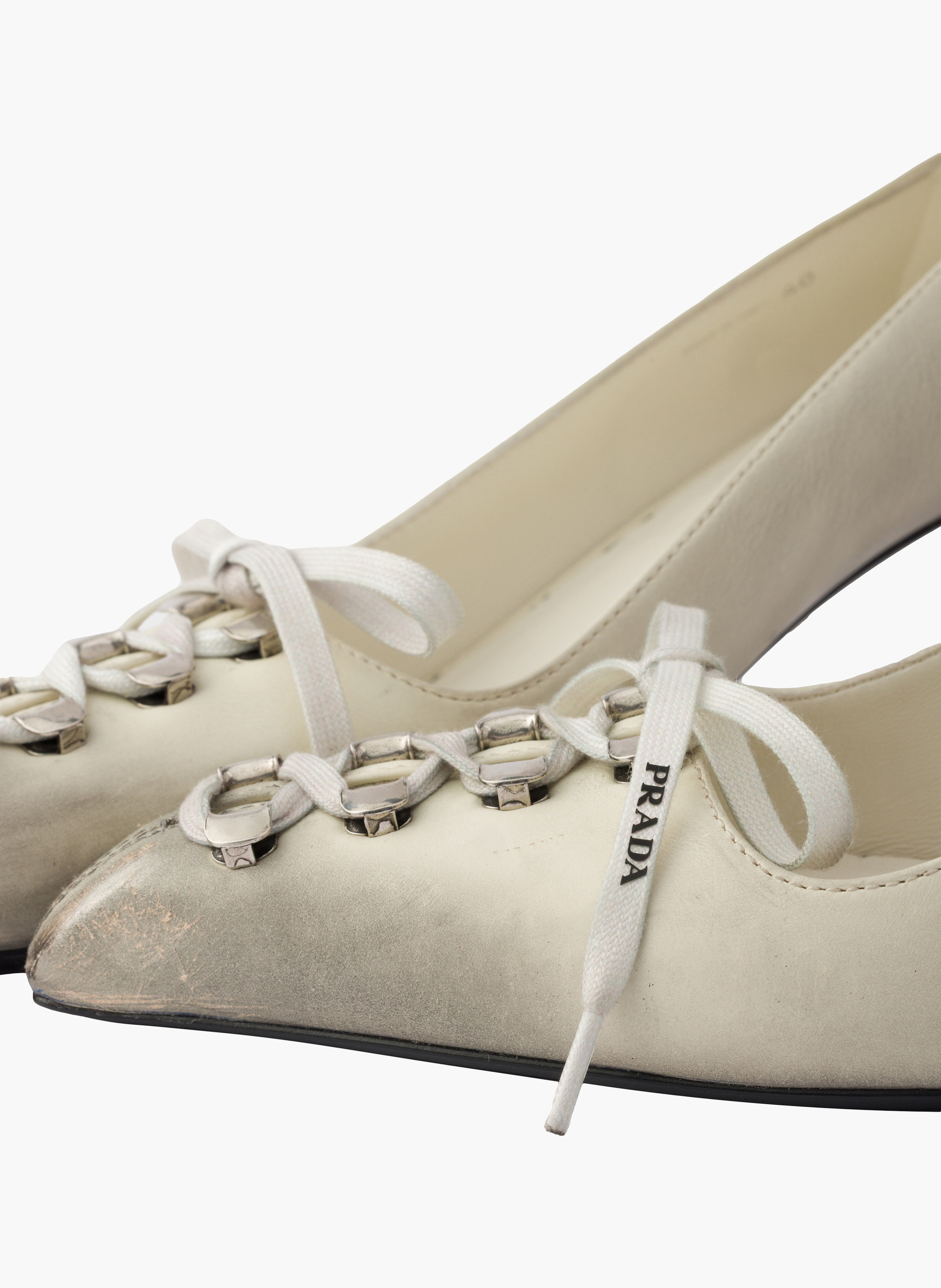 Escarpins en cuir vieilli PRADA Beige